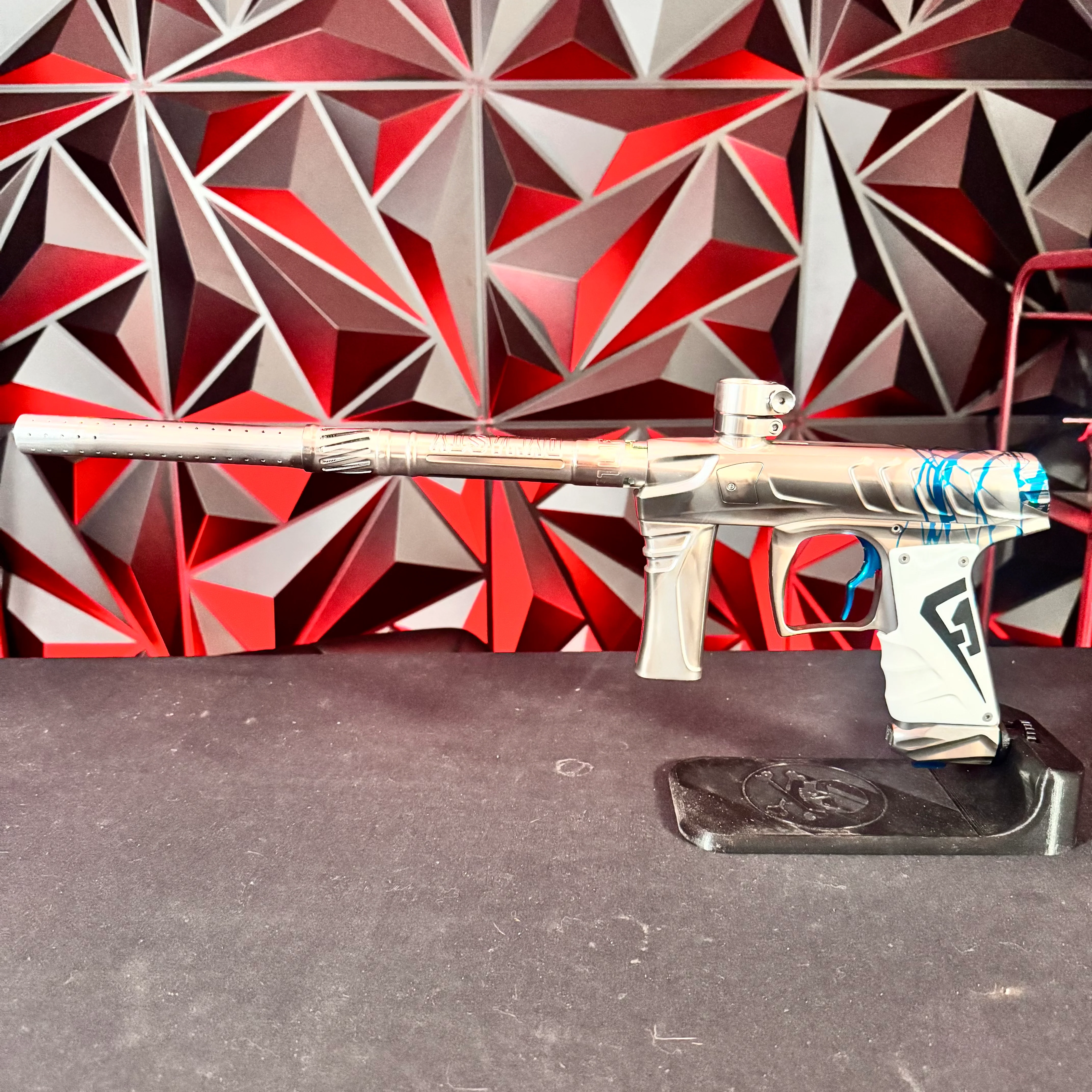 Used Field One Force Paintball Gun - Polished Silver w/Blue Splash & 6 Acculock Inserts - Image 7