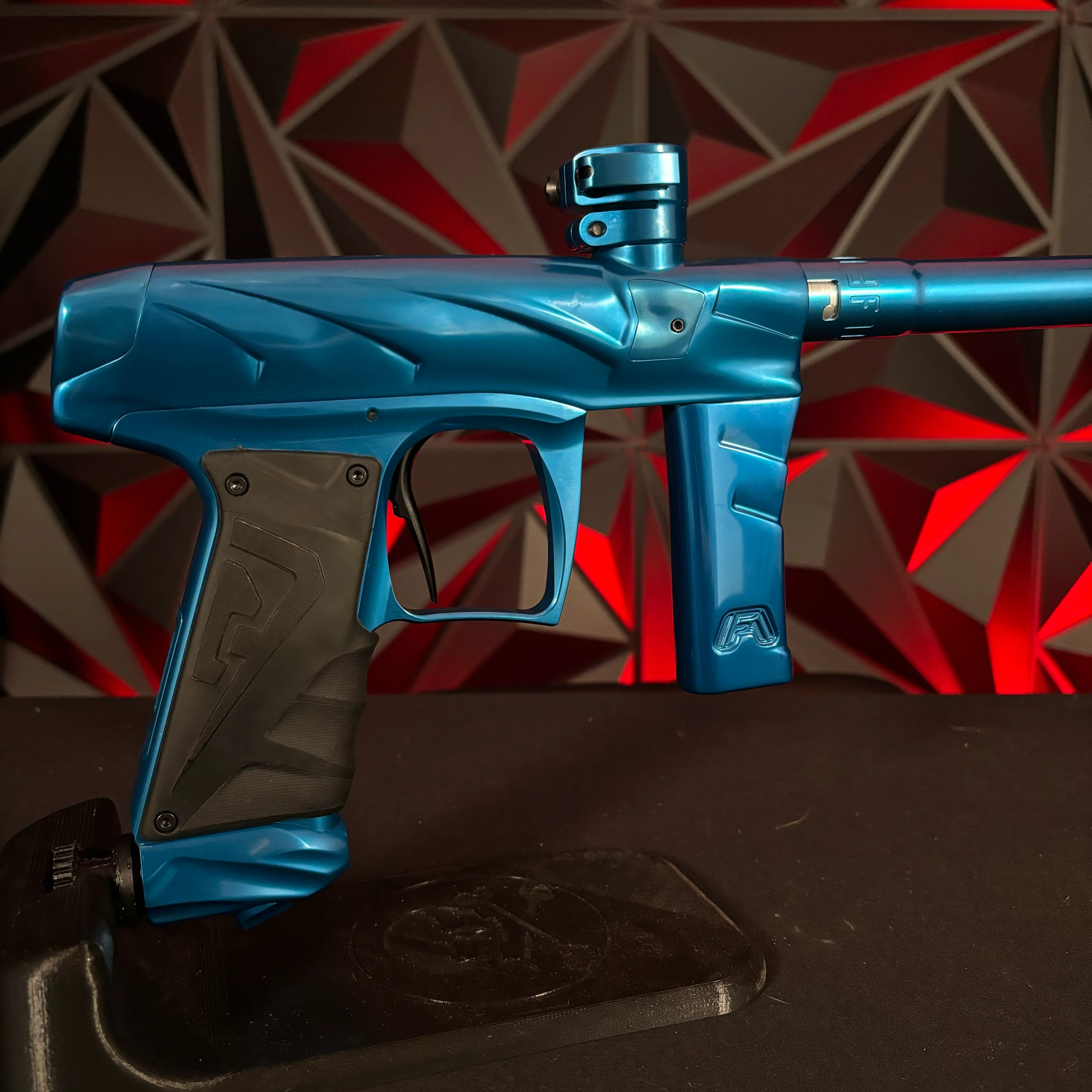 Used Field One Force V2 Paintball Gun - Polished Blue - Image 2