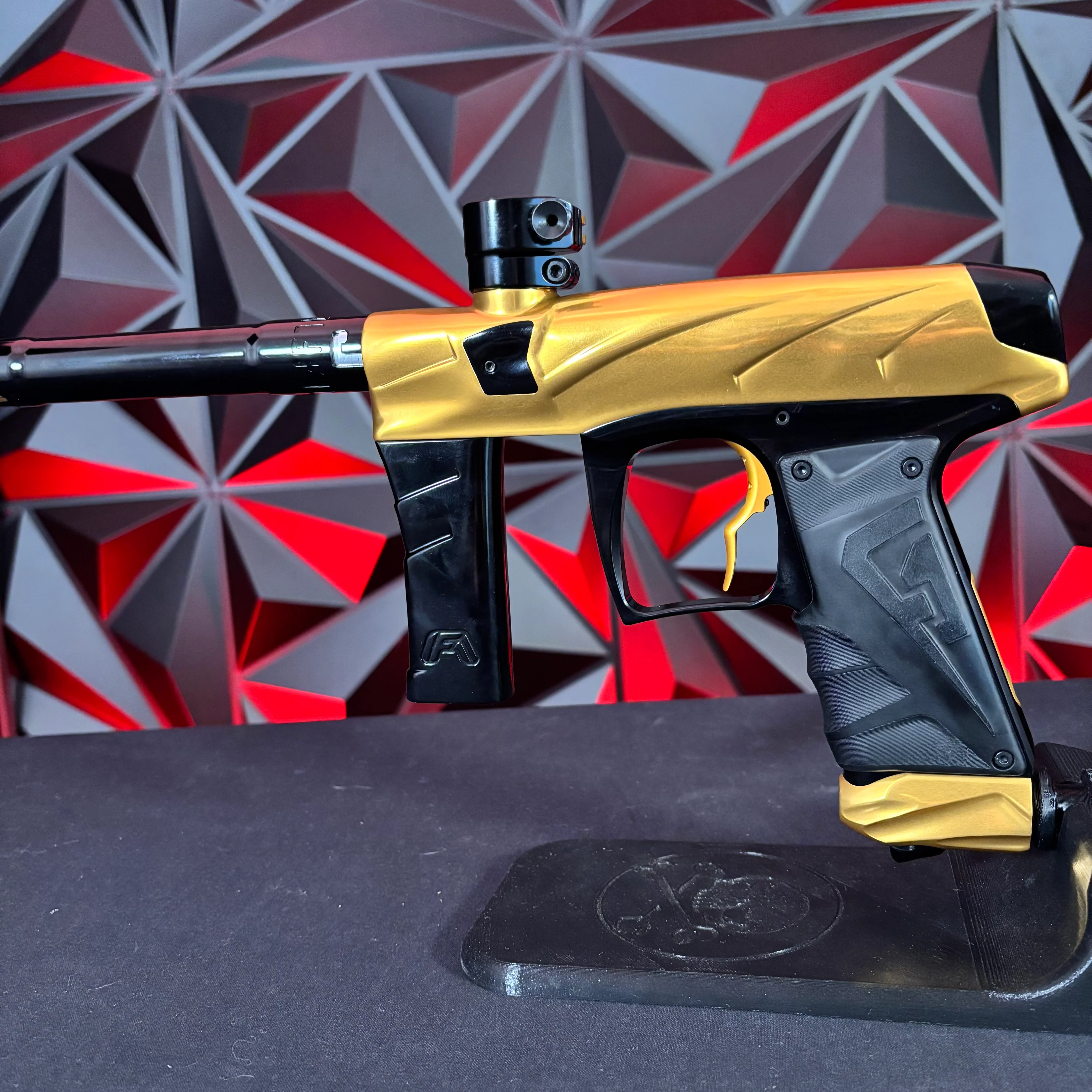 Used Field One Force V2 Paintball Gun - Polished Gold/Polished Black - Image 3