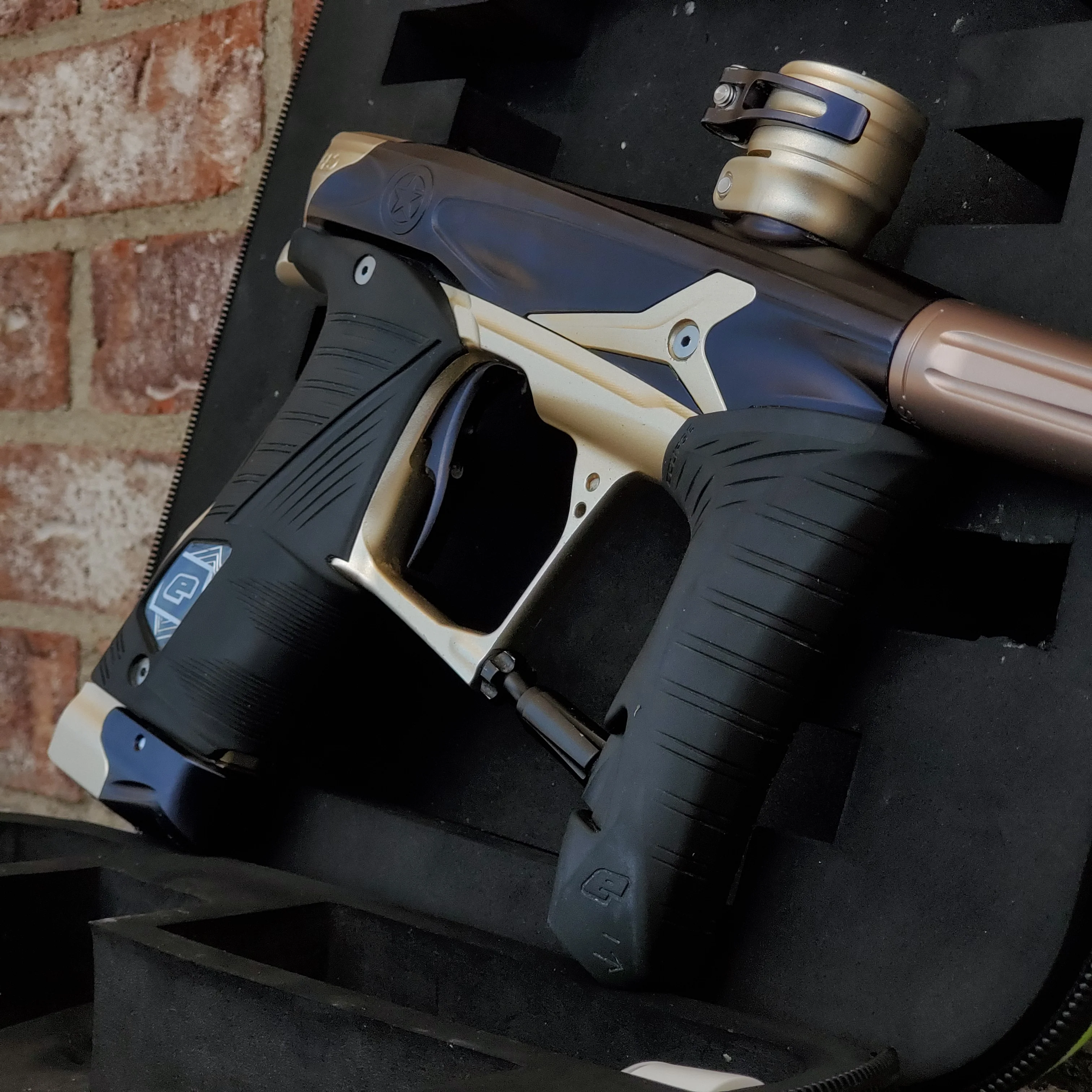 Used GI Sportz Planet Eclipse Geo 3.5 Paintball Gun - Black/Gold - Image 4