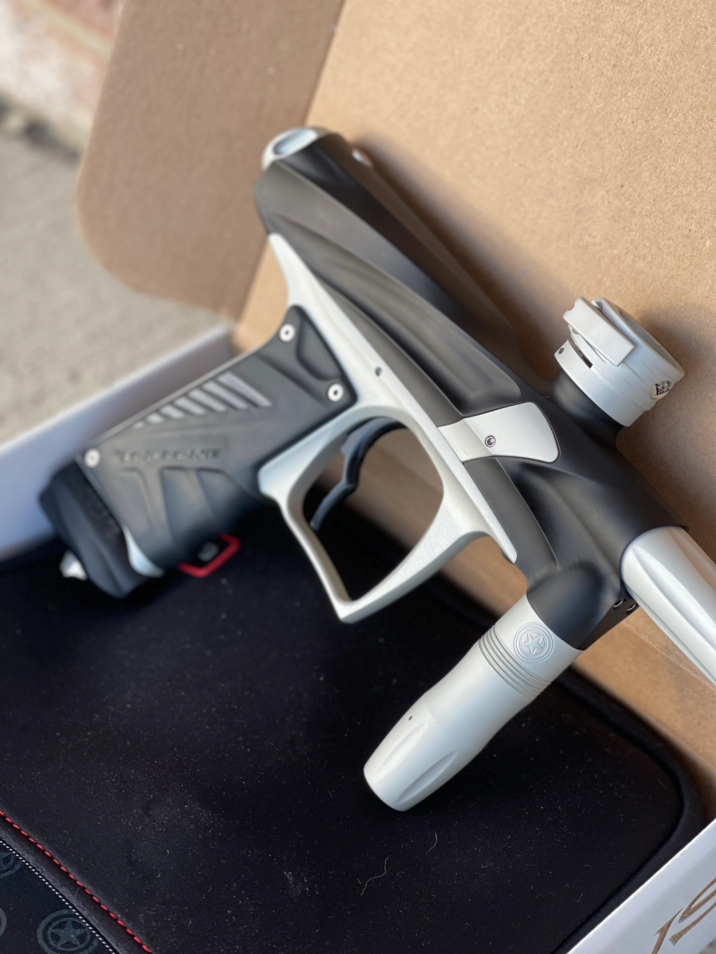 Used GI Victus Paintball Gun - Dust Black/White - Image 2