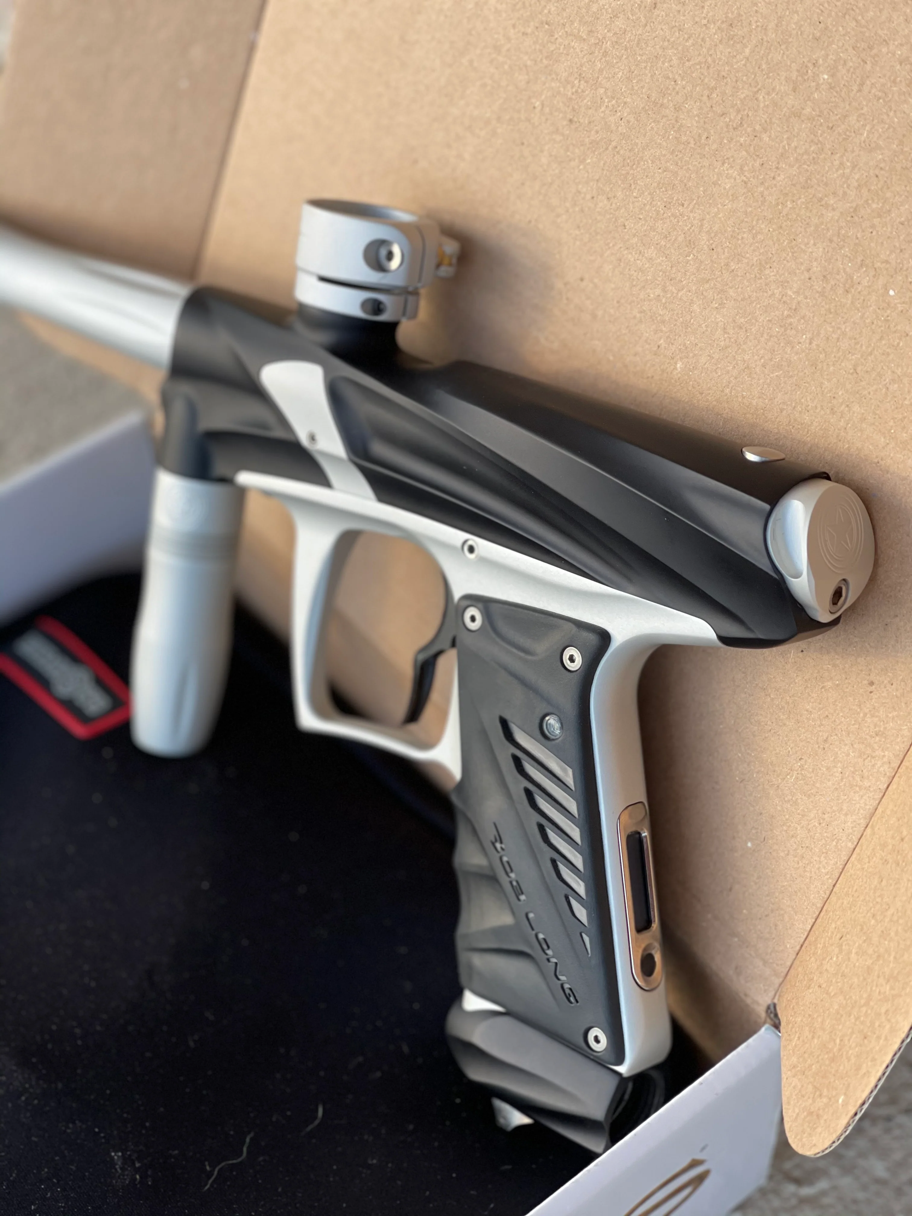 Used GI Victus Paintball Gun - Dust Black/White - Image 3