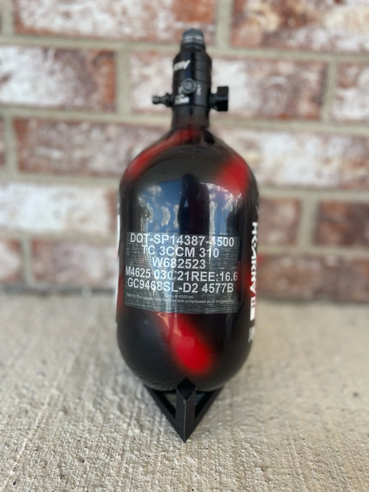 Used HK Army "Aero Lite" Slash Series 68/4500 Paintball Tank - Black / Red w/ Standard Aerolite2 Regulator - Image 2