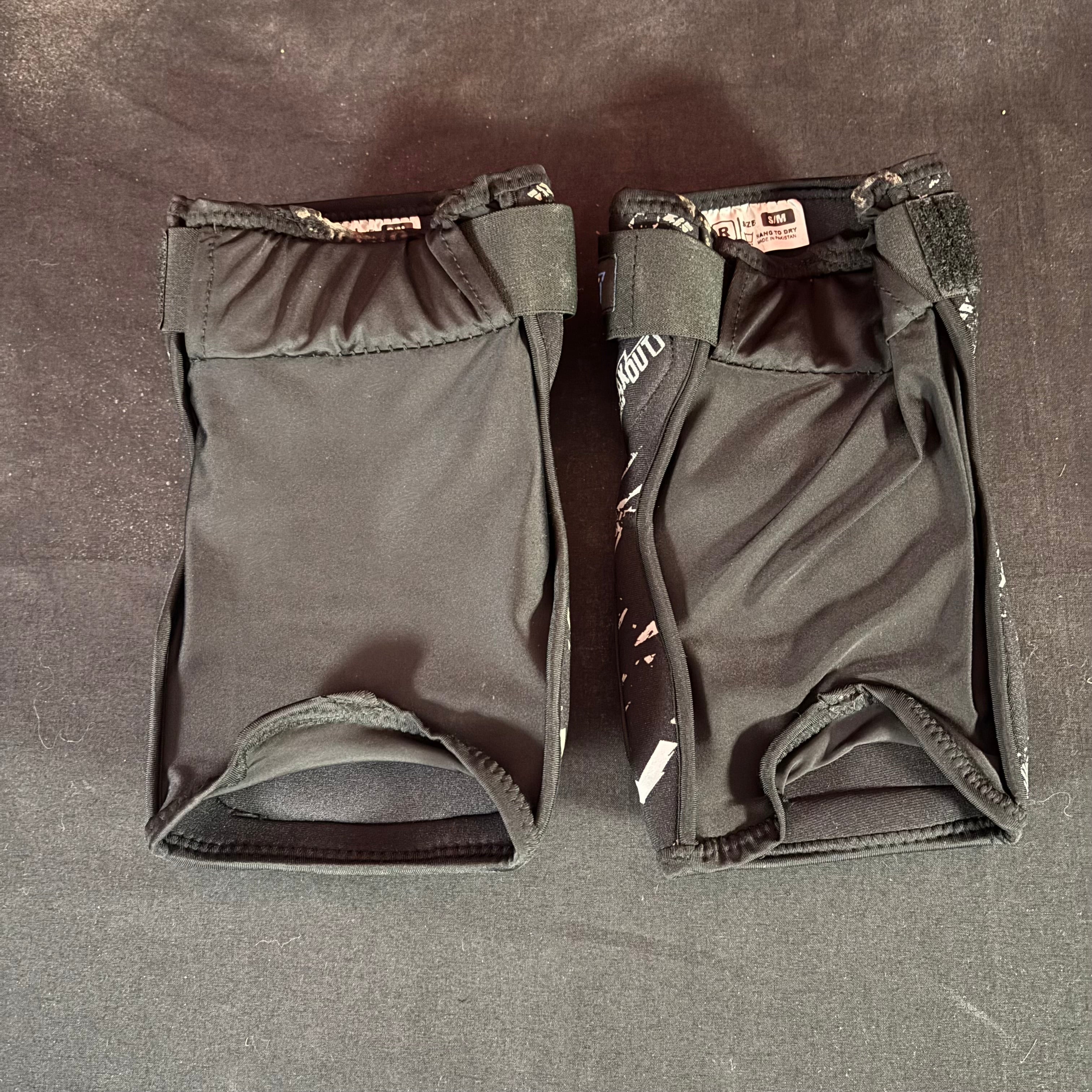 Used HK Army Breakout Knee Pads - Small/Medium- Black - Image 2