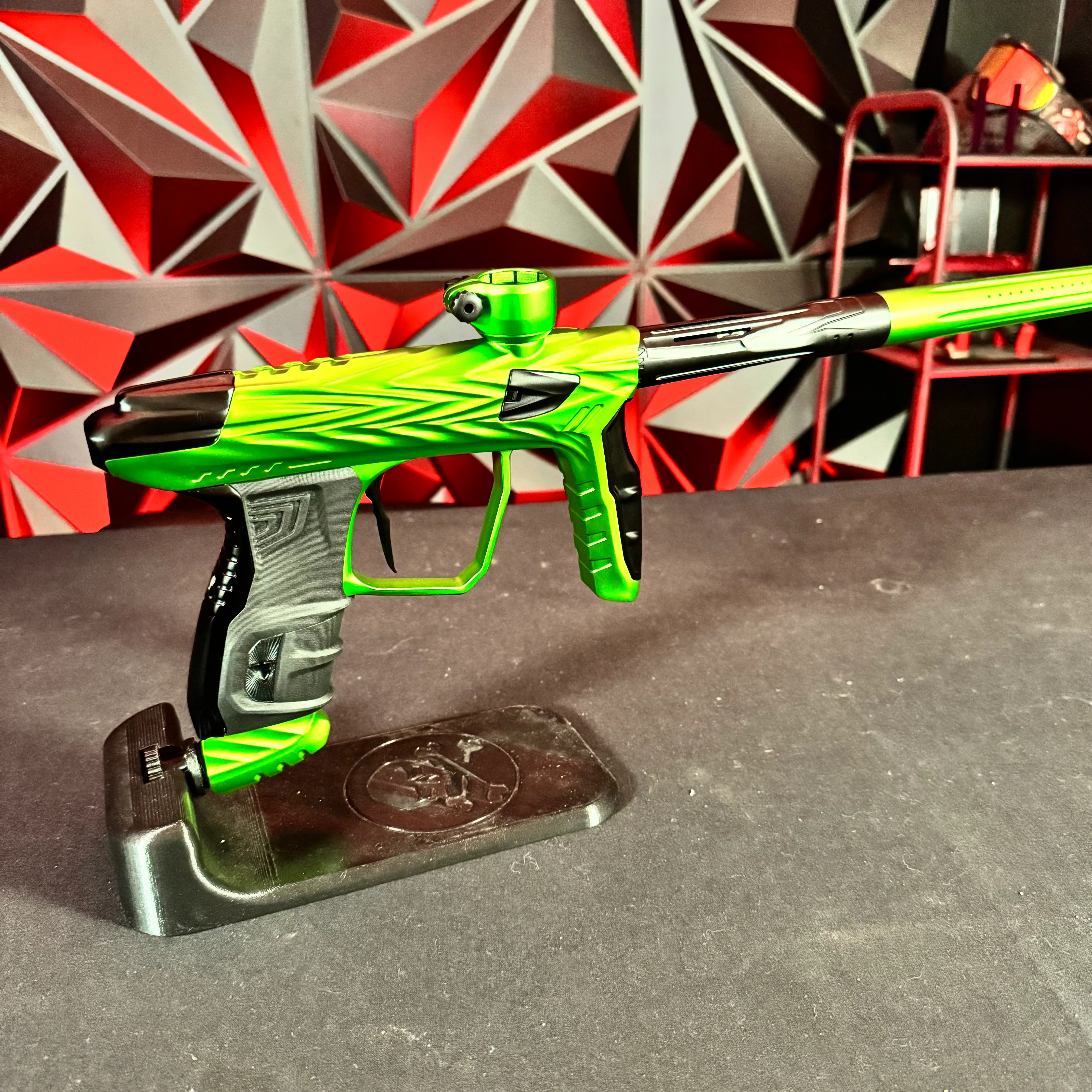 Used/HK Army DLX Luxe IDOL Paintball Gun - Dust Neon Green/Black w/Method Bolt - Image 2