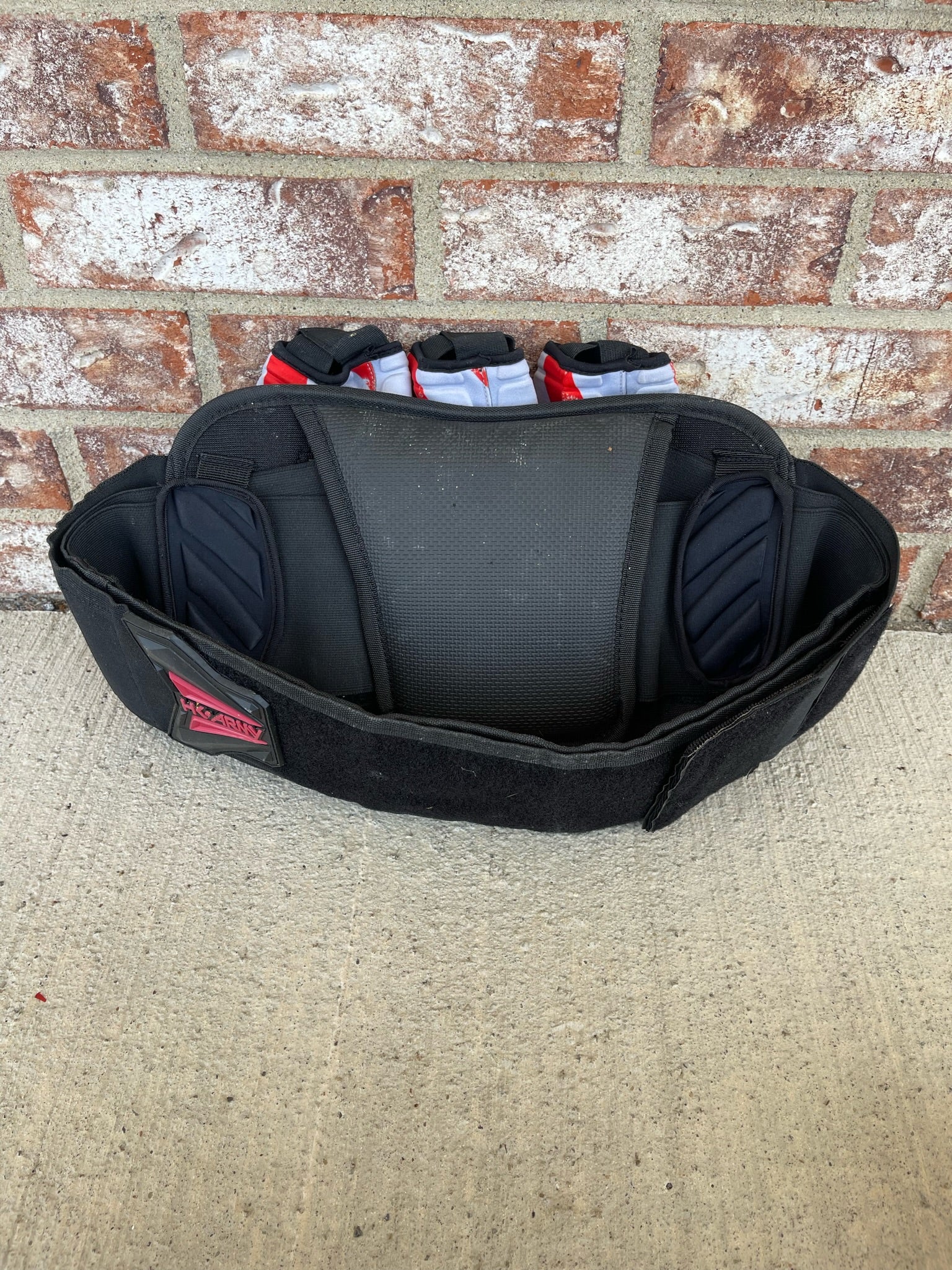 Used HK Army Zero G 3 + 6 Paintball Pod Pack- White/Red - Image 3