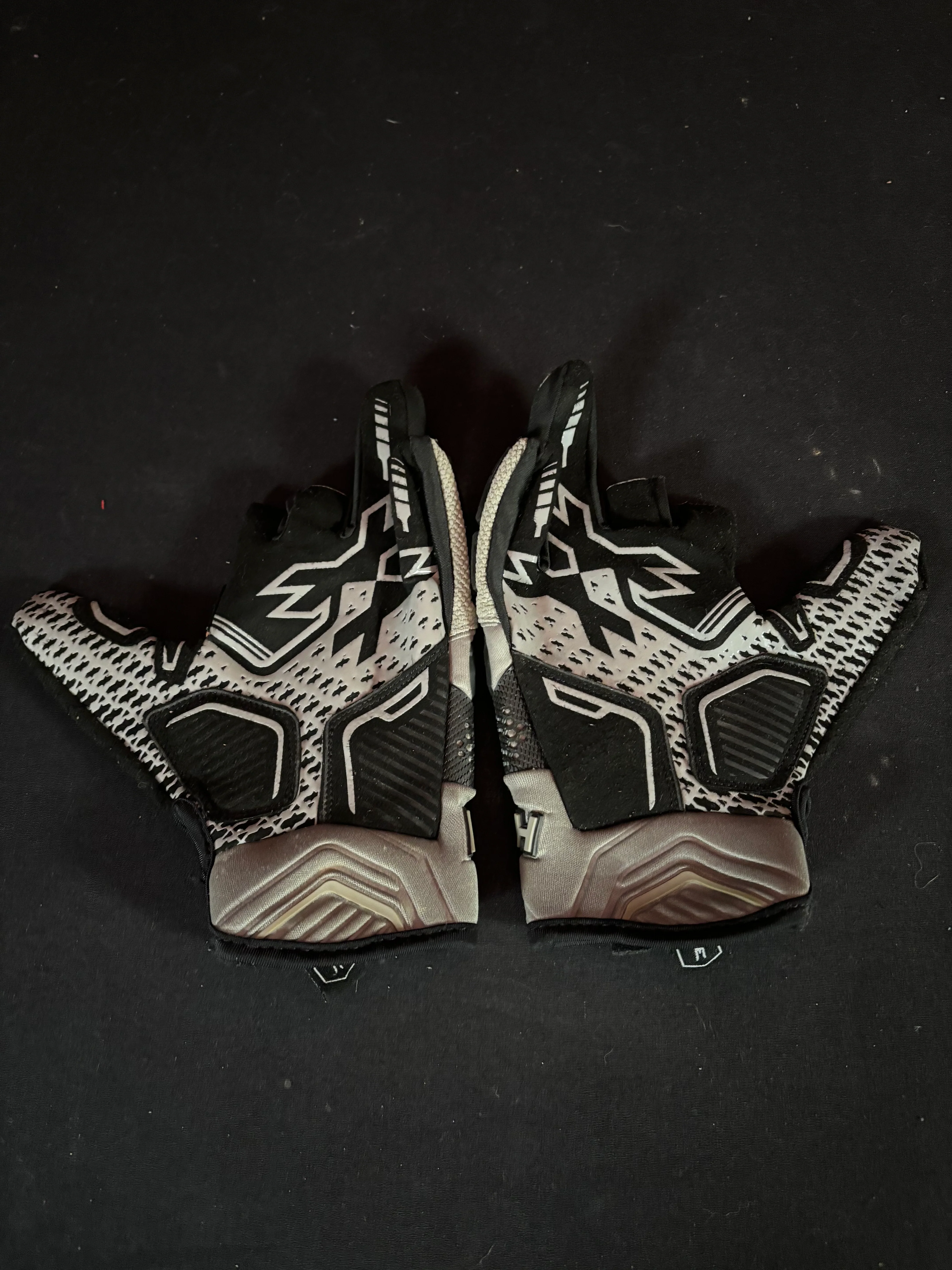 Used HK Army Gloves - Medium - Image 2