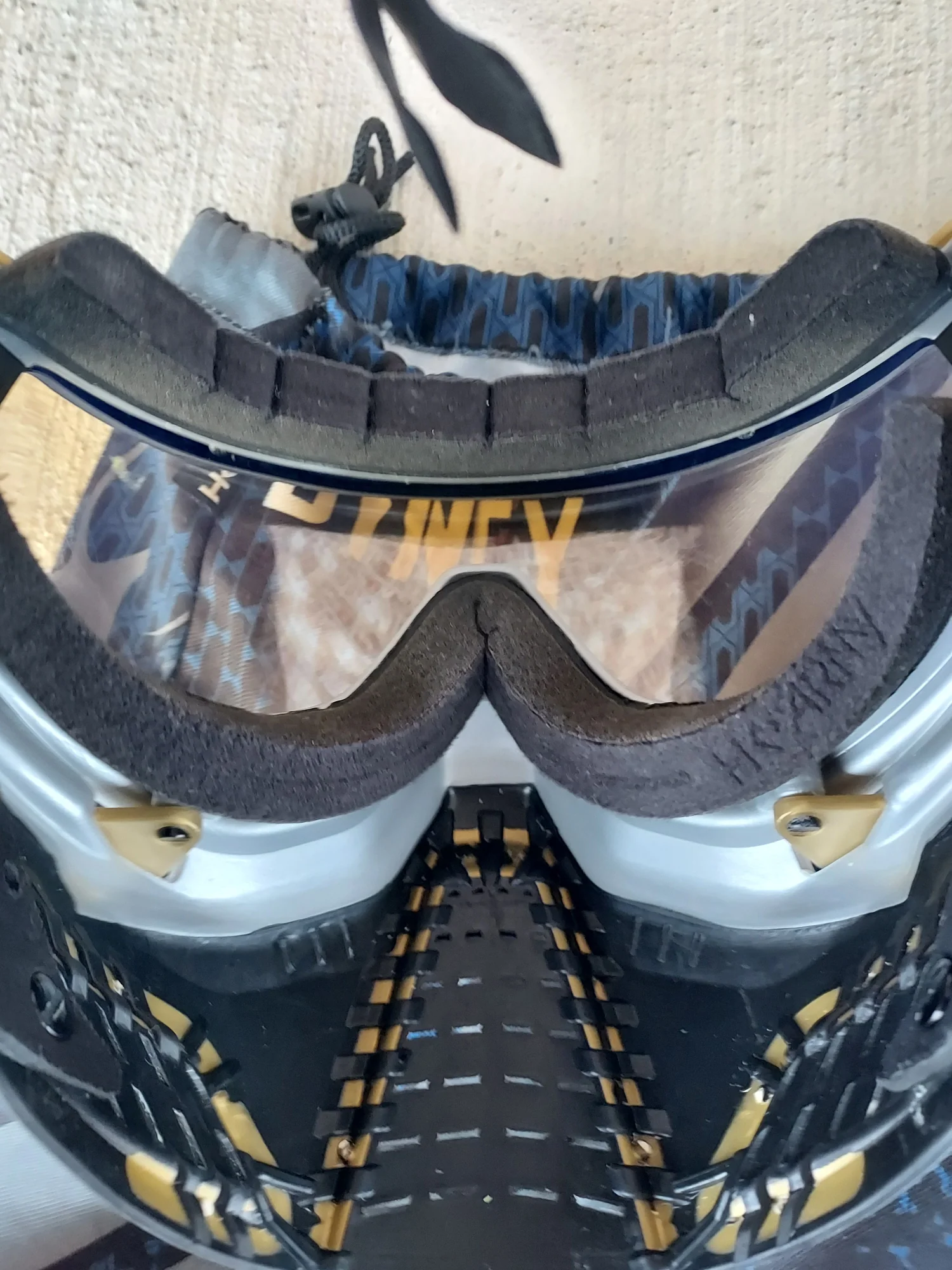 Used HK Army KLR Goggle - Black/Gold with additional Gold Lens - Image 5