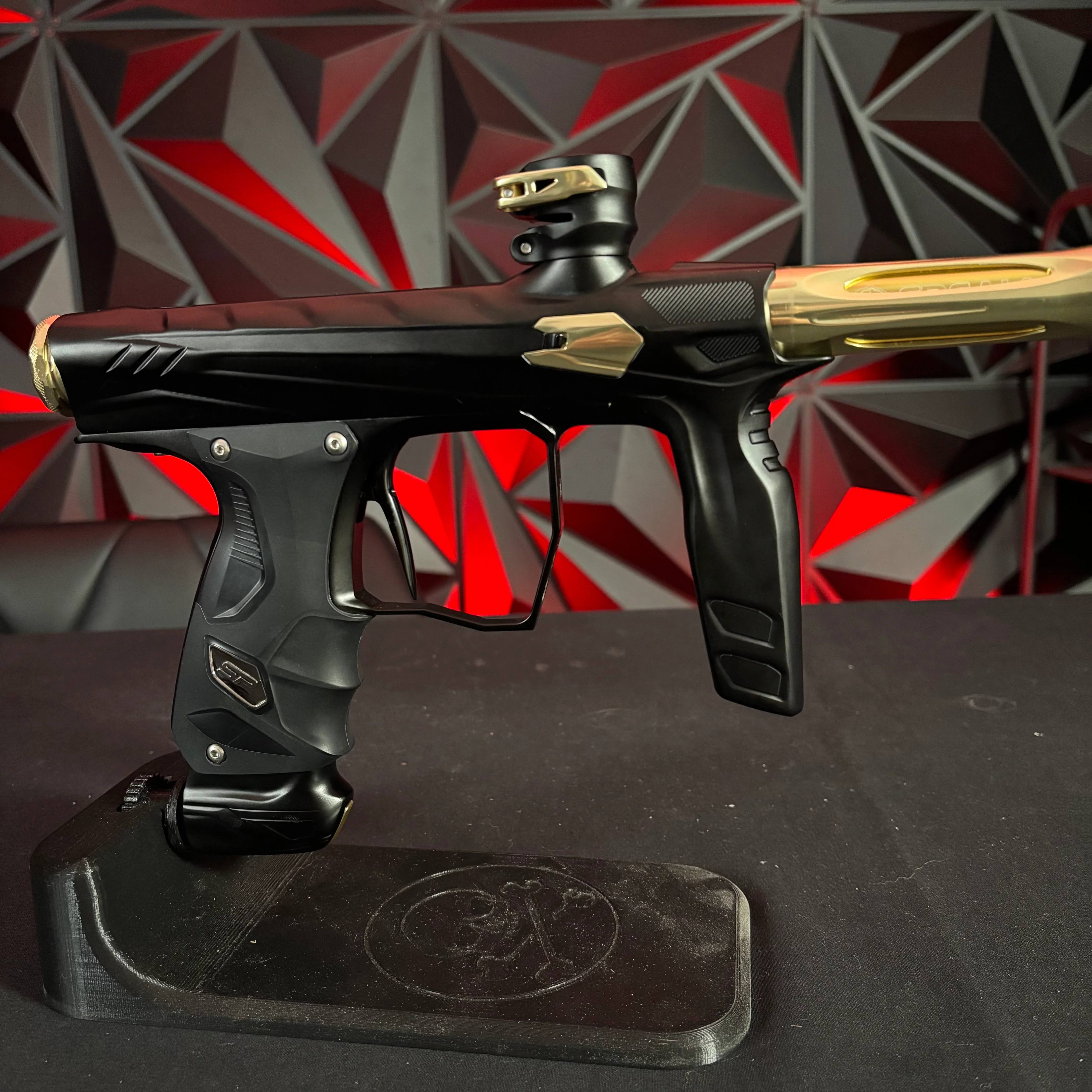 Used HK Army Shocker Amp Paintball Gun- Black/Gold - Image 3