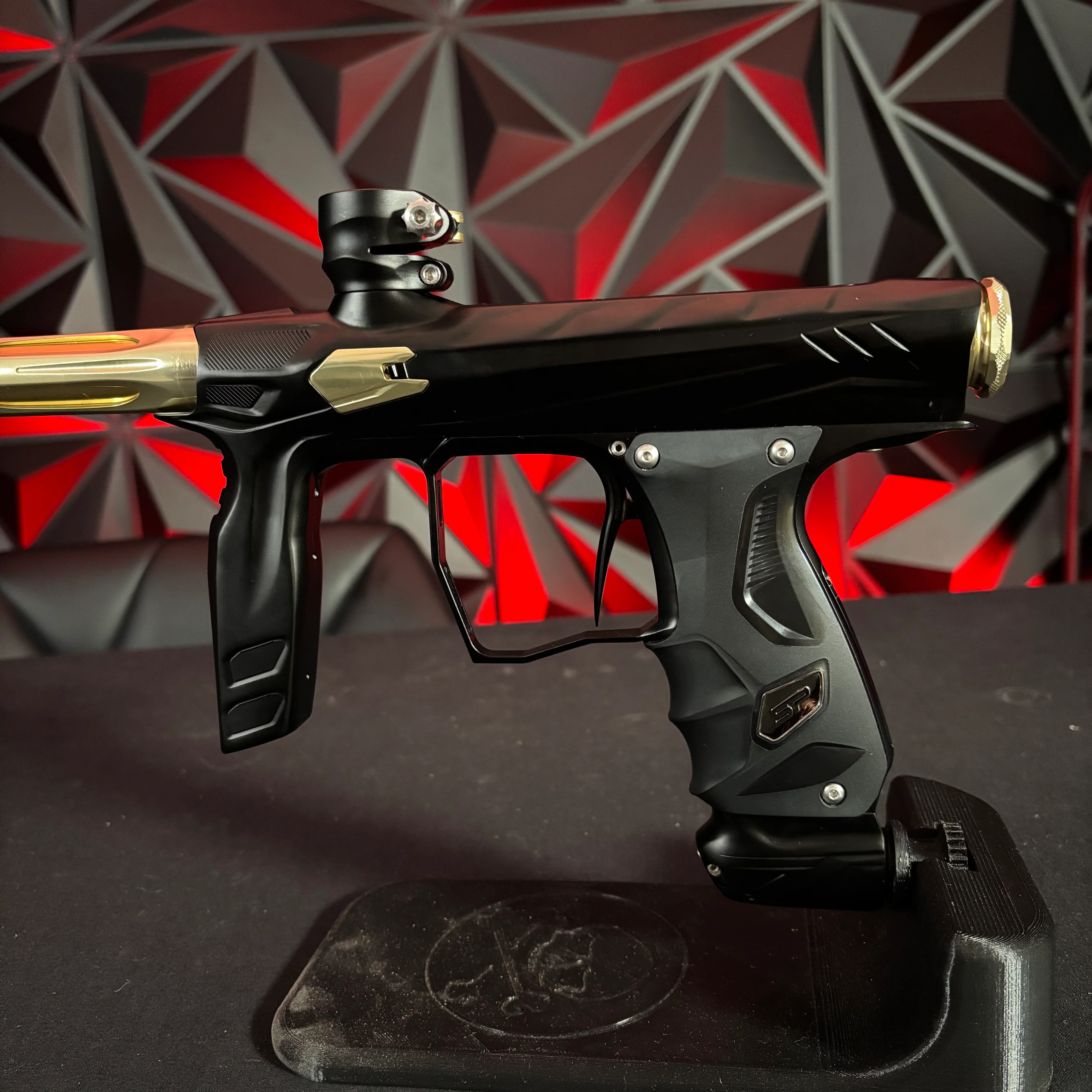 Used HK Army Shocker Amp Paintball Gun- Black/Gold - Image 4