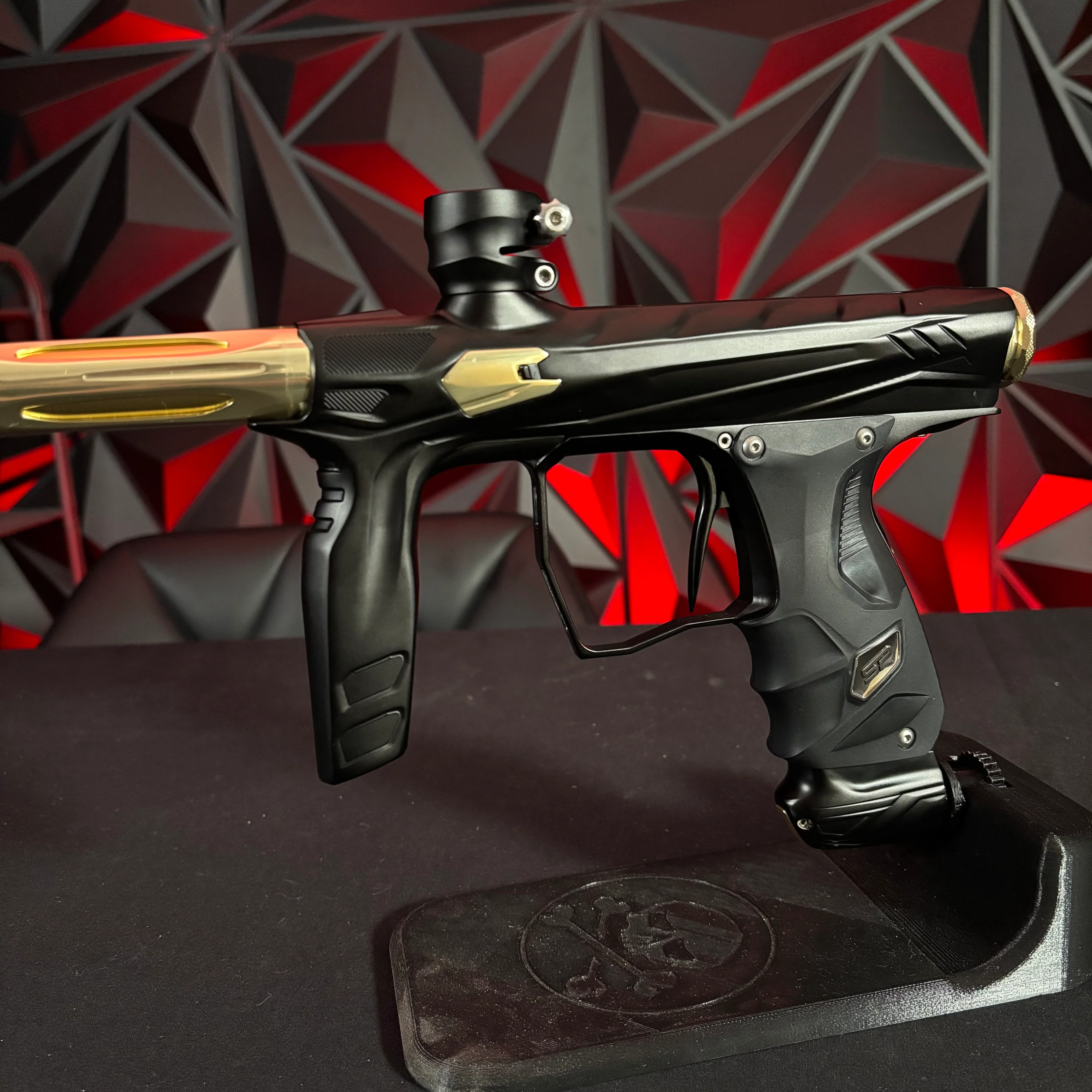 Used HK Army Shocker Amp Paintball Gun- Black/Gold - Image 5
