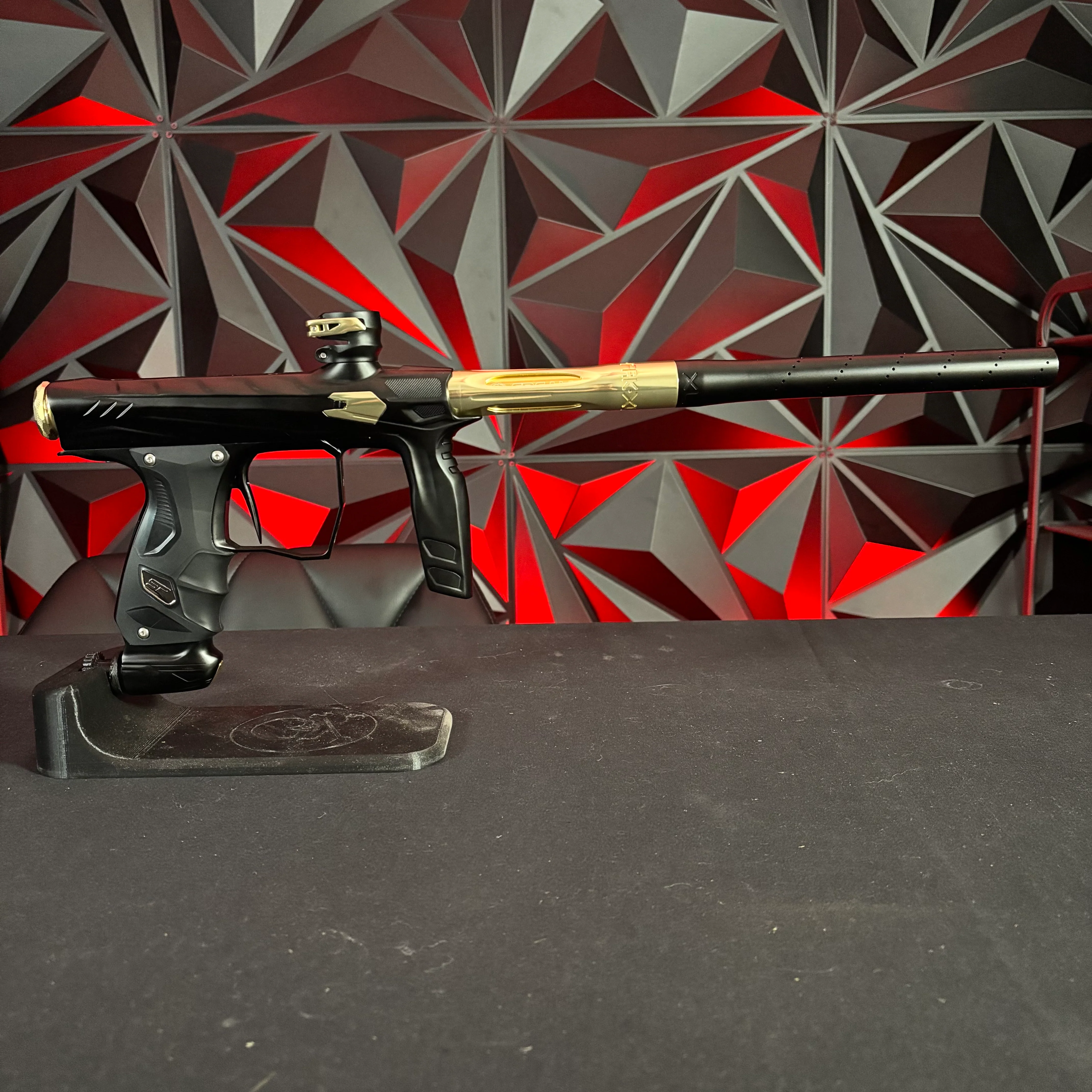 Used HK Army Shocker Amp Paintball Gun- Black/Gold - Image 7