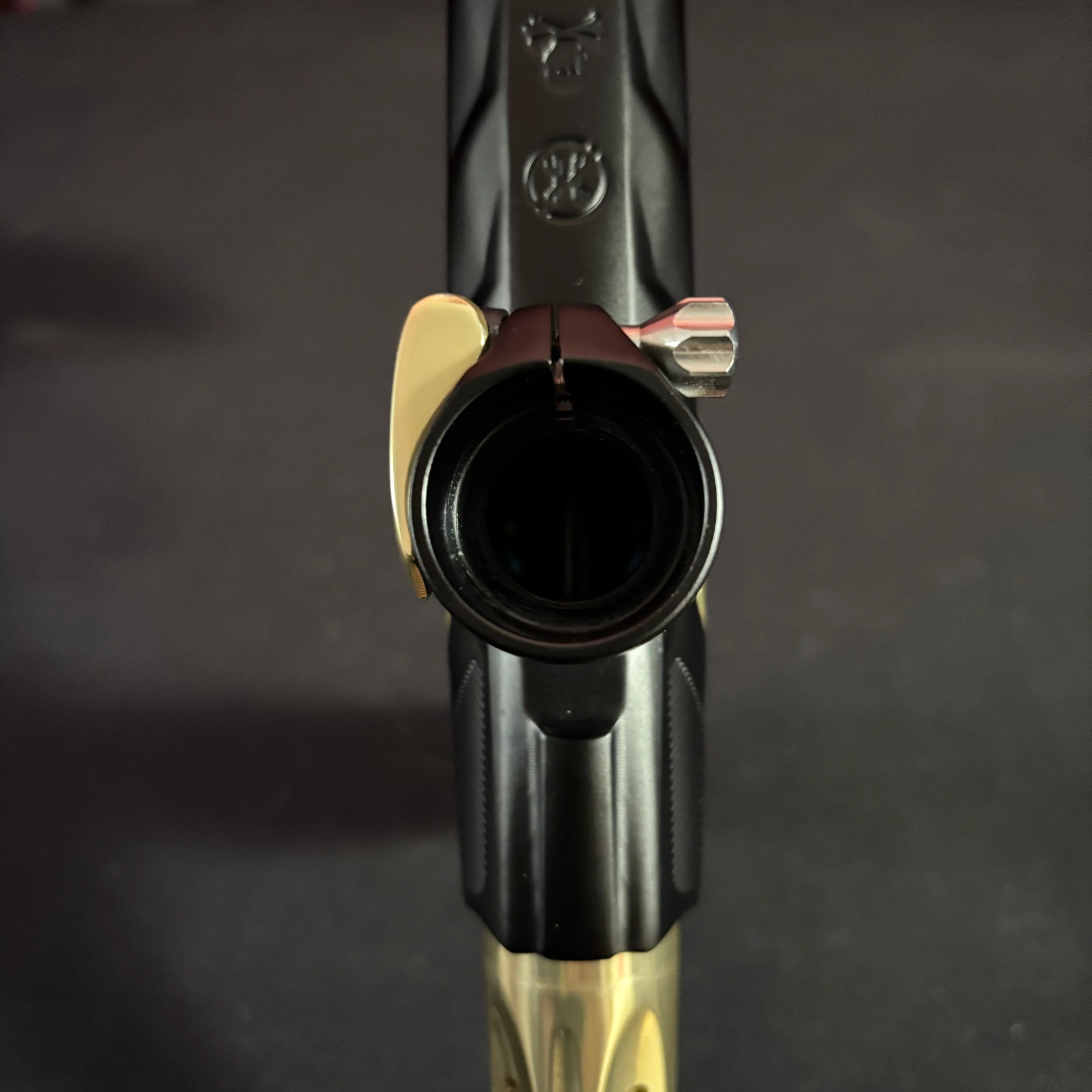 Used HK Army Shocker Amp Paintball Gun- Black/Gold - Image 9