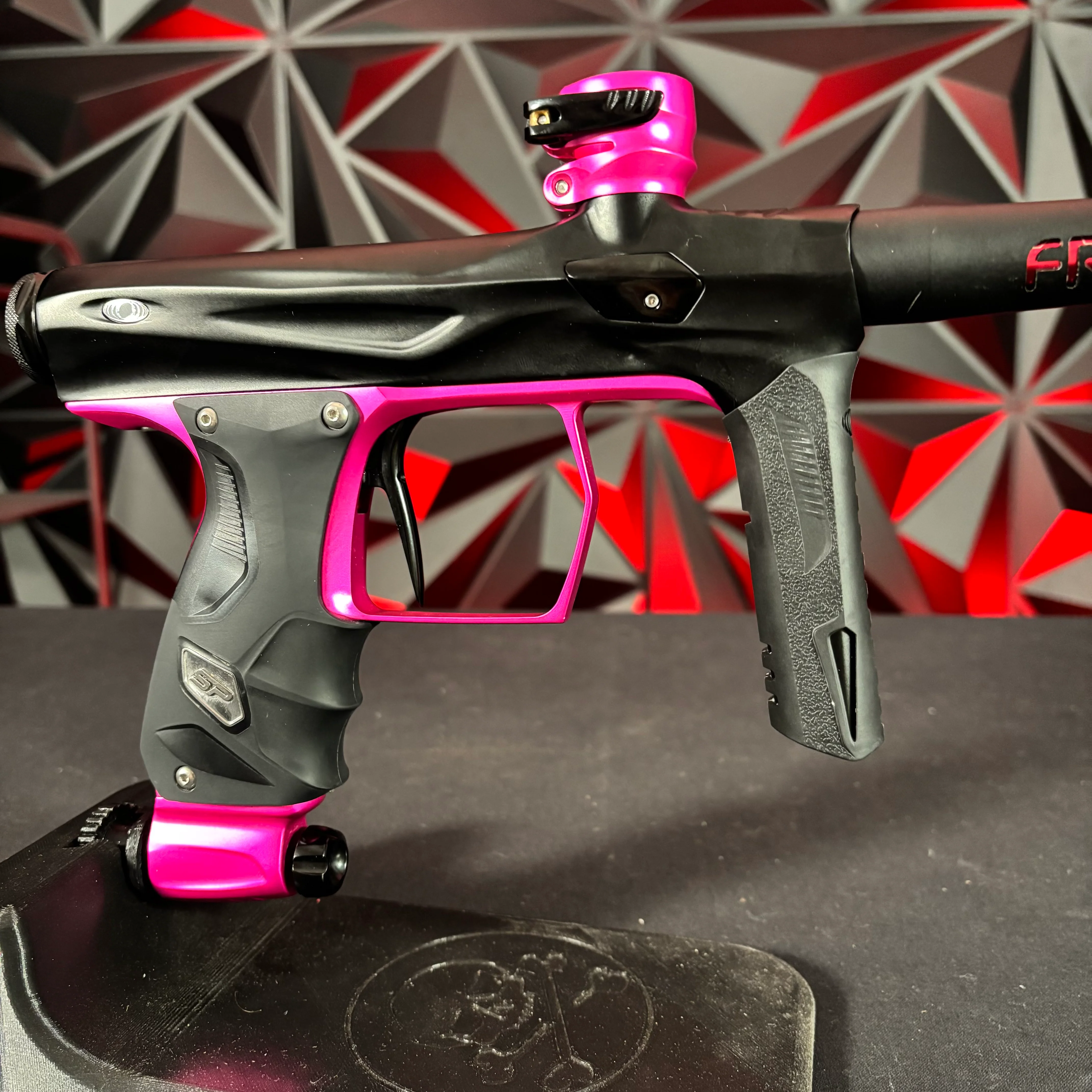 Used Shocker Amp Paintball Gun- Black/Pink - Image 13