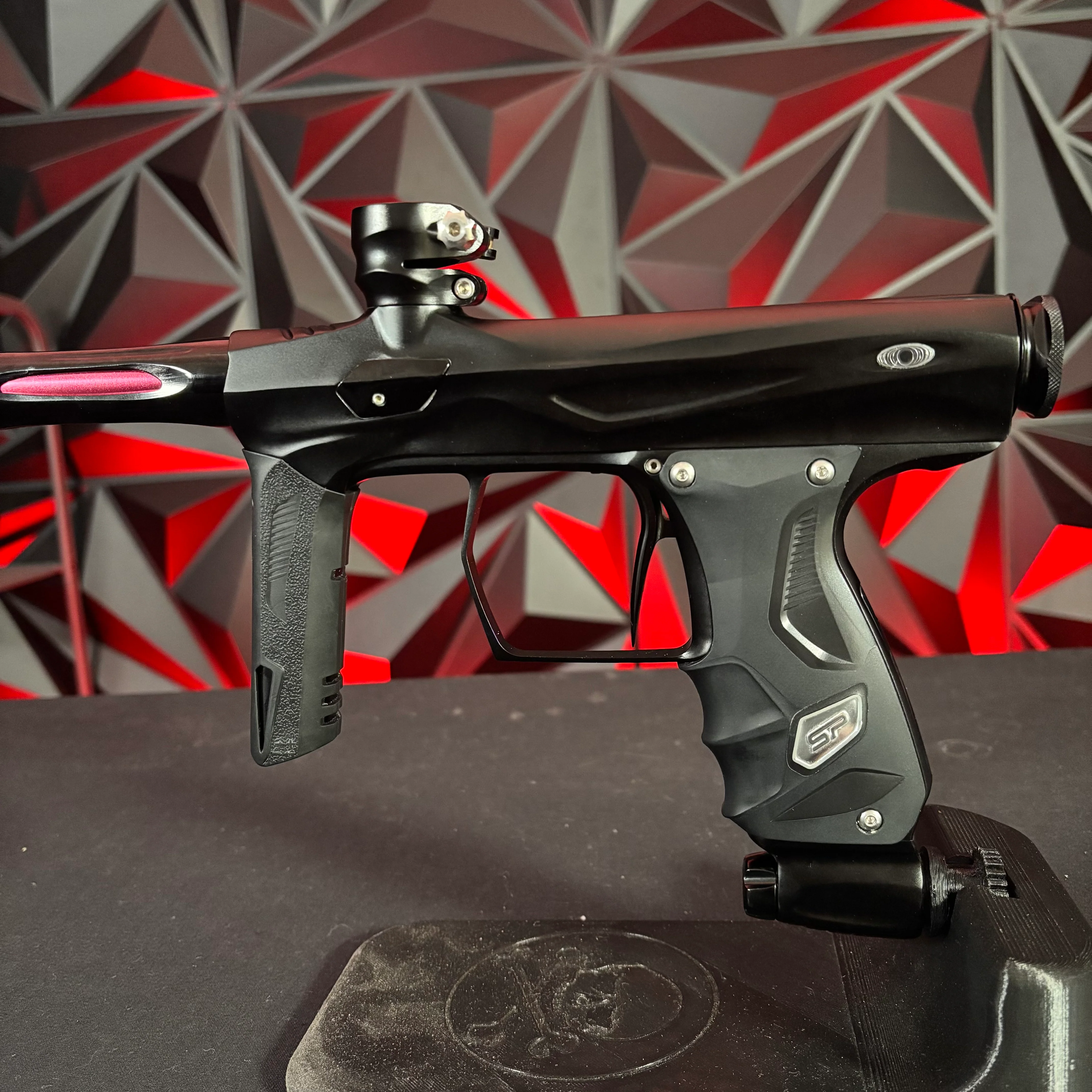 Used Shocker Amp Paintball Gun- Black/Pink - Image 3