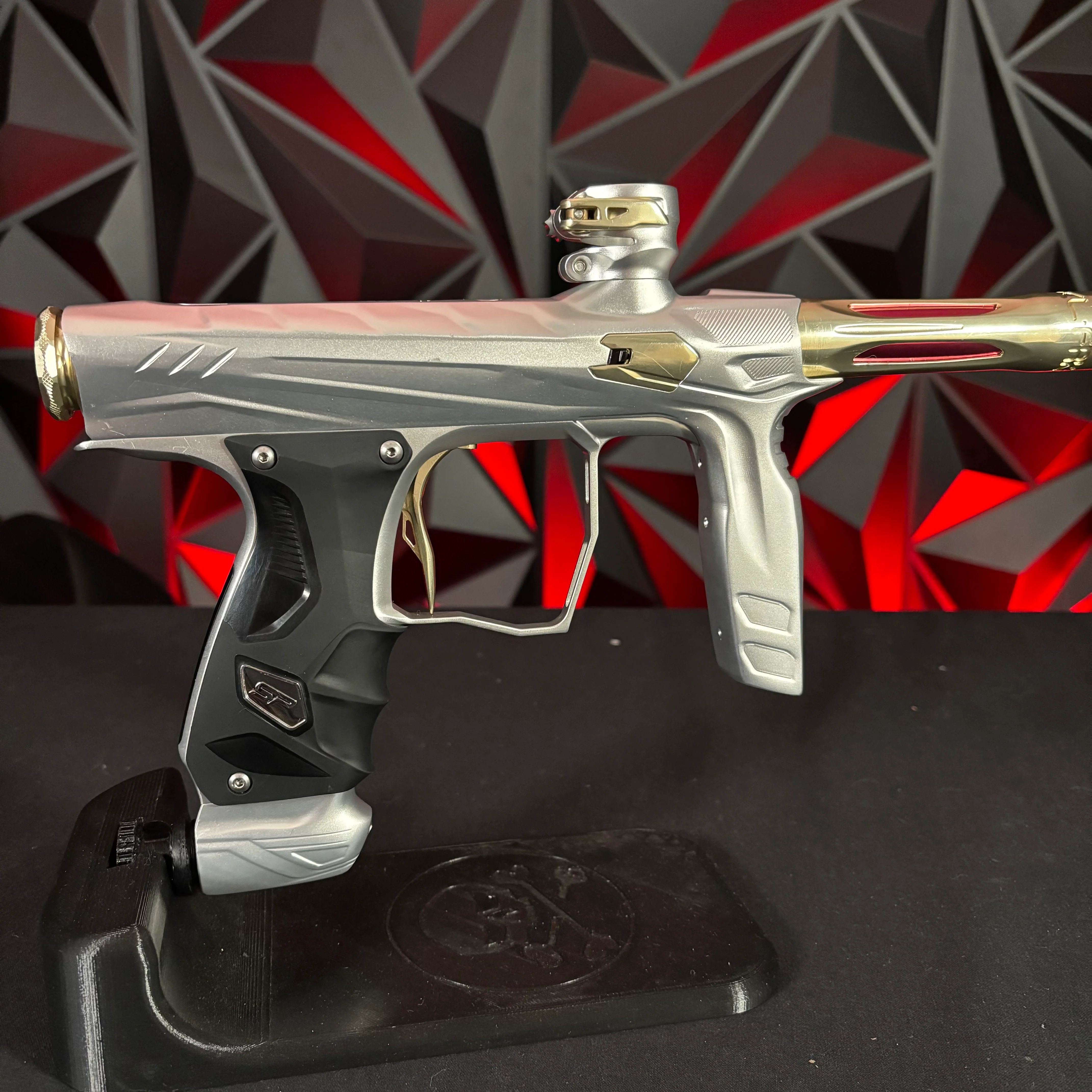 Used HK Army Shocker Amp Paintball Gun - Silver/ Gold - Image 2