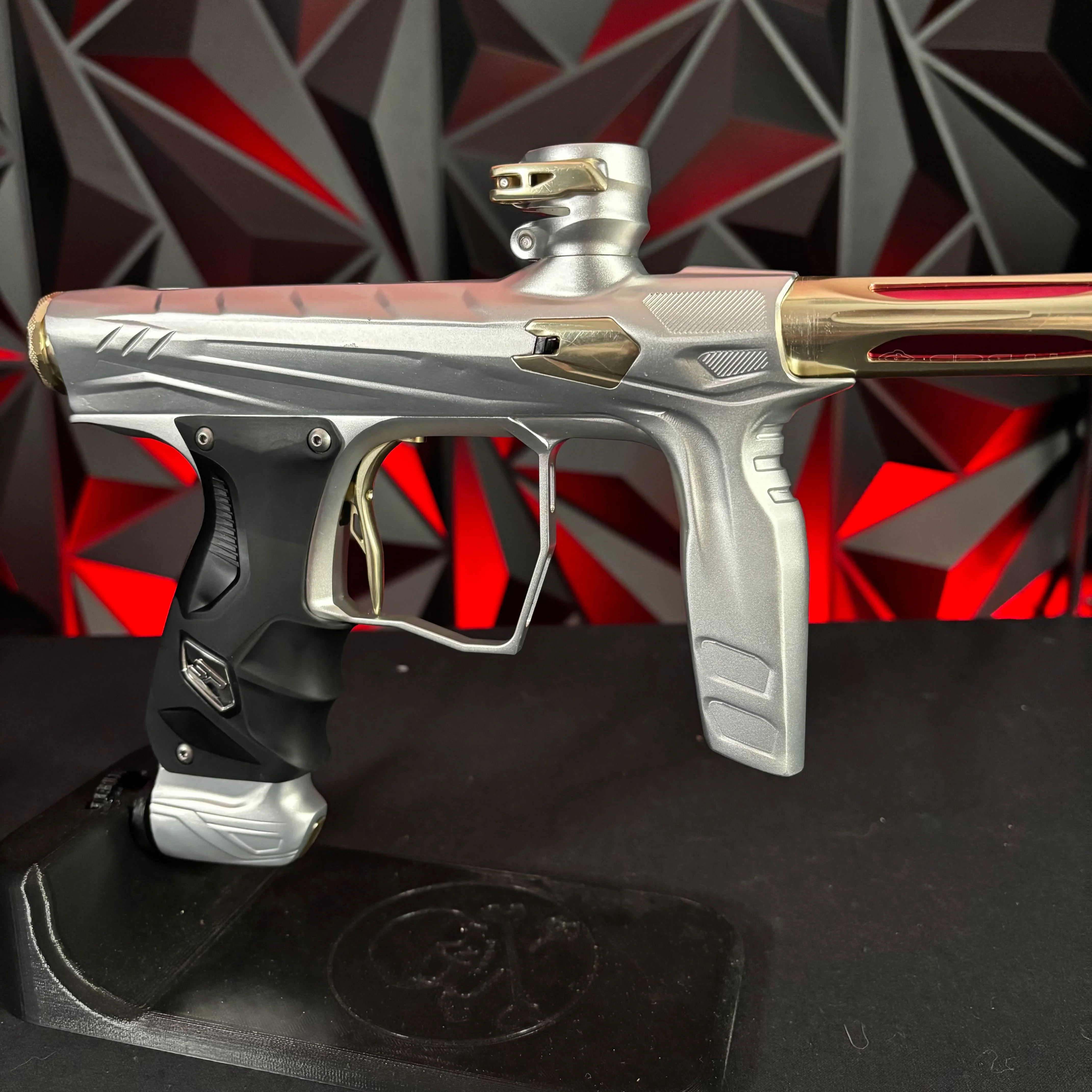 Used HK Army Shocker Amp Paintball Gun - Silver/ Gold - Image 3