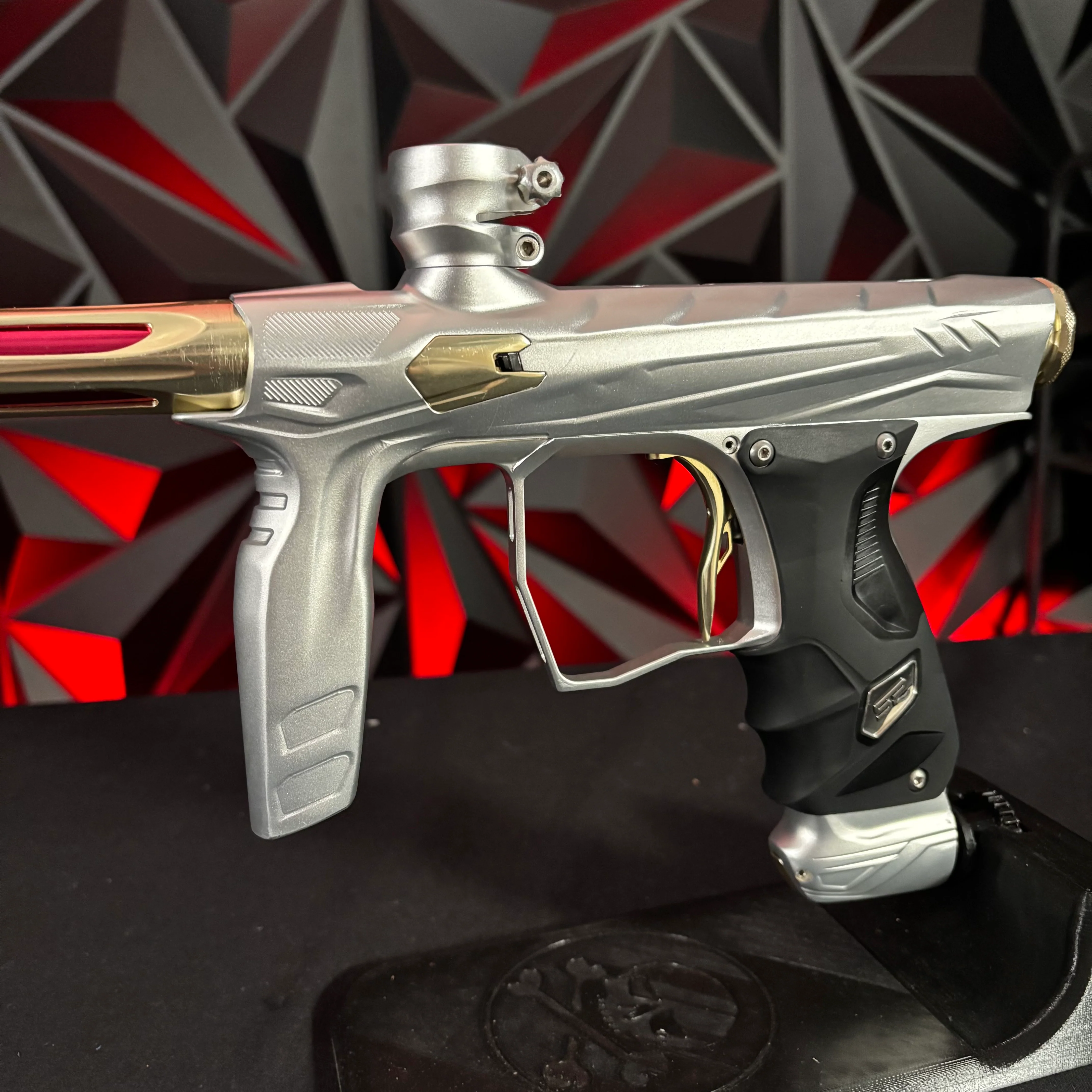 Used HK Army Shocker Amp Paintball Gun - Silver/ Gold - Image 5