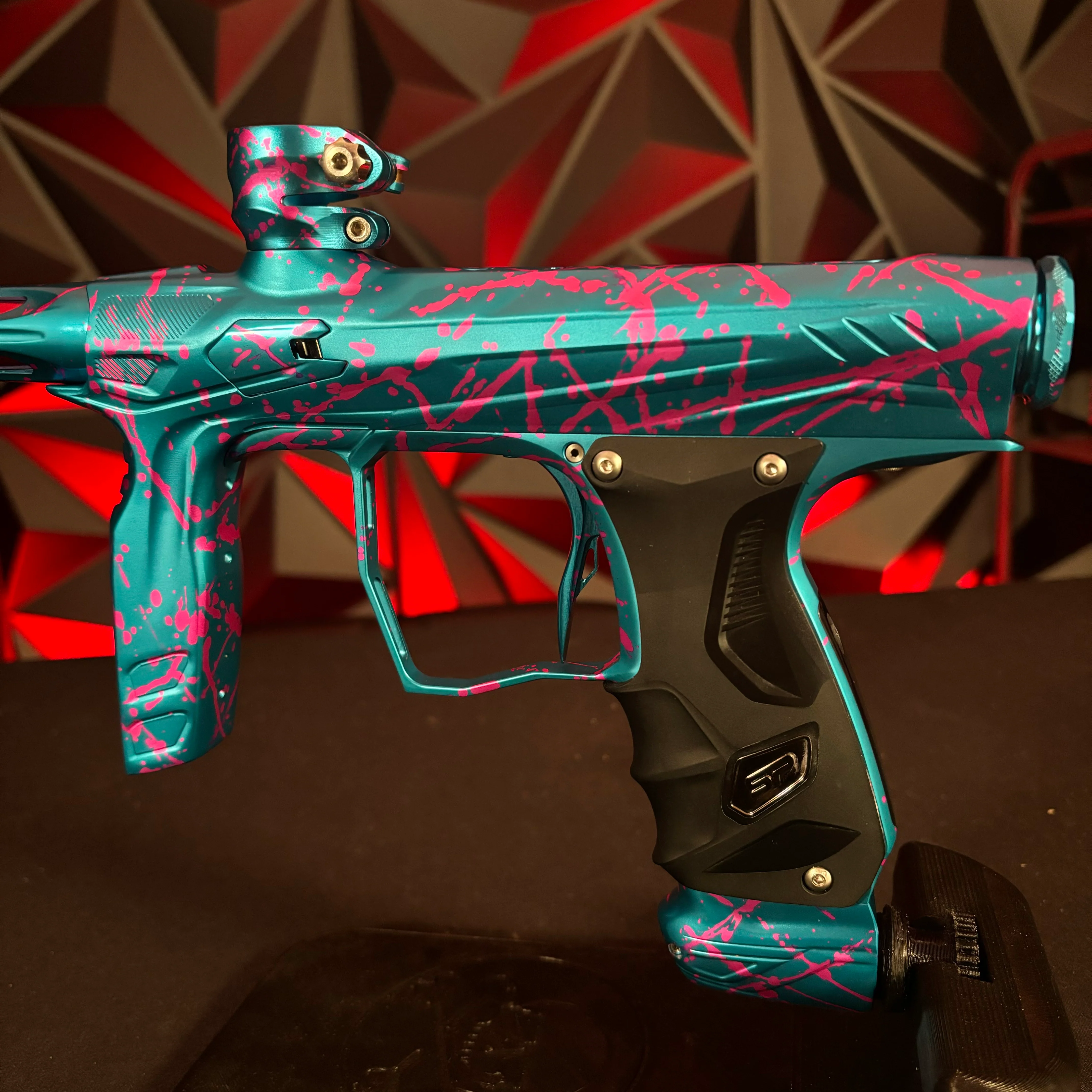 Used HK Army Shocker Paintball Gun - Blue/Pink Splash - Image 3