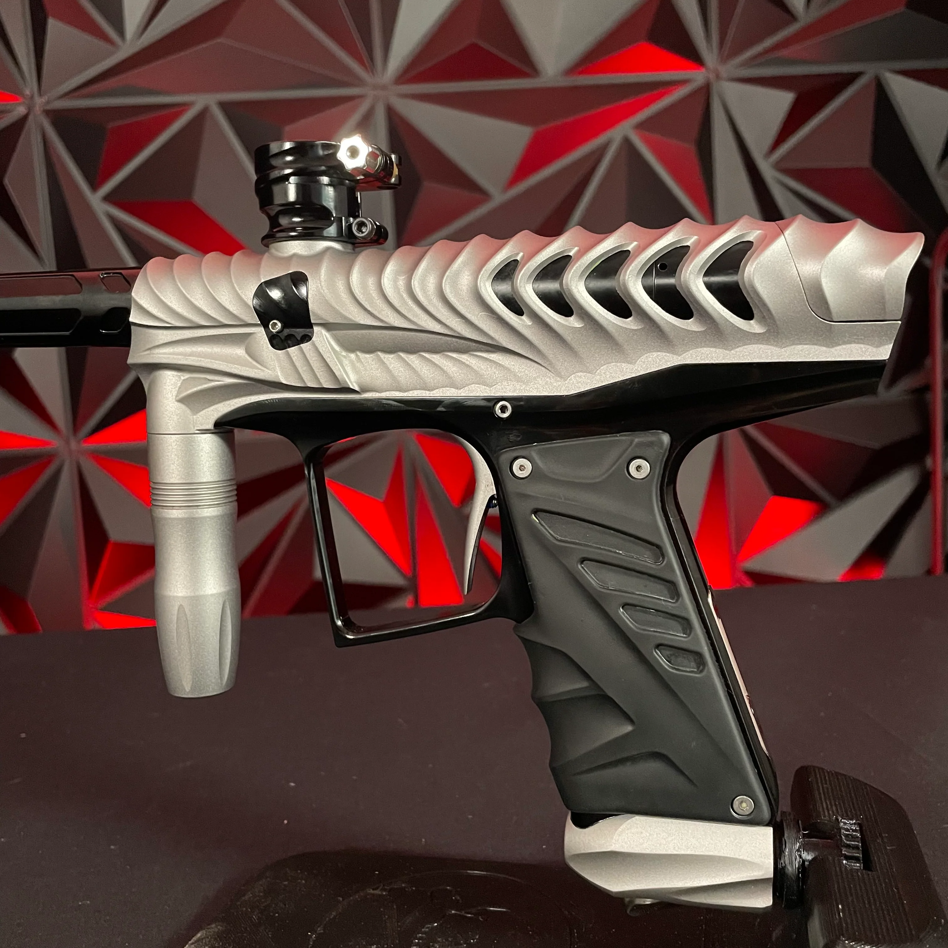 Used HK Army VCOM Ripper Paintball Gun - Dust White/Black - Image 2