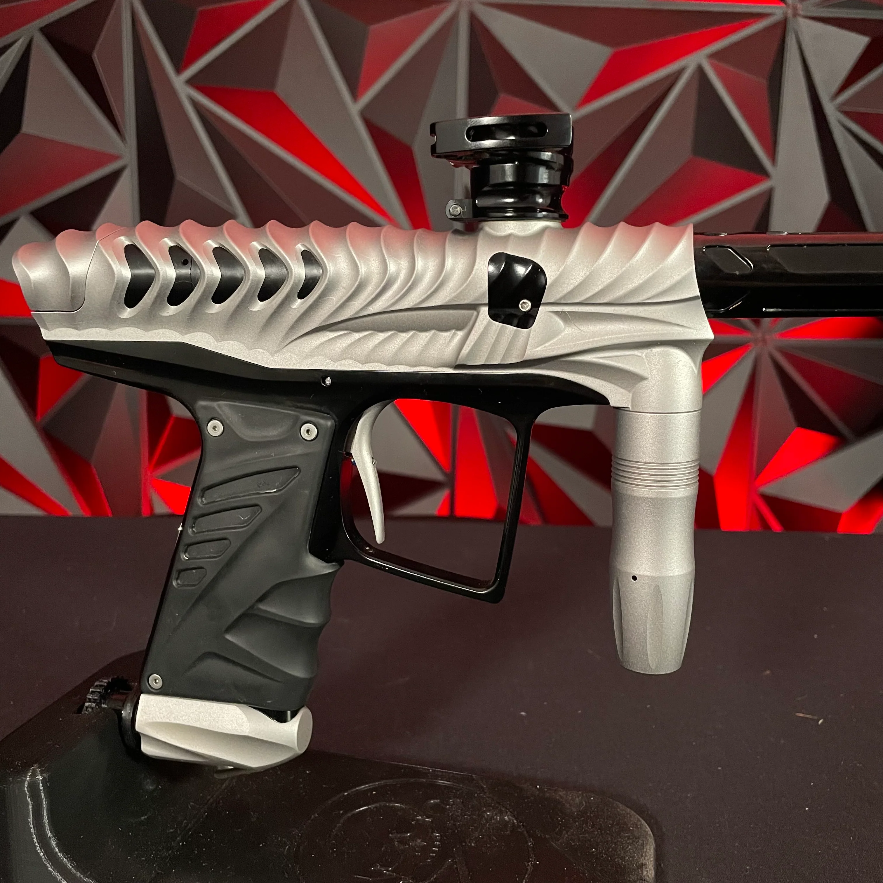 Used HK Army VCOM Ripper Paintball Gun - Dust White/Black - Image 3