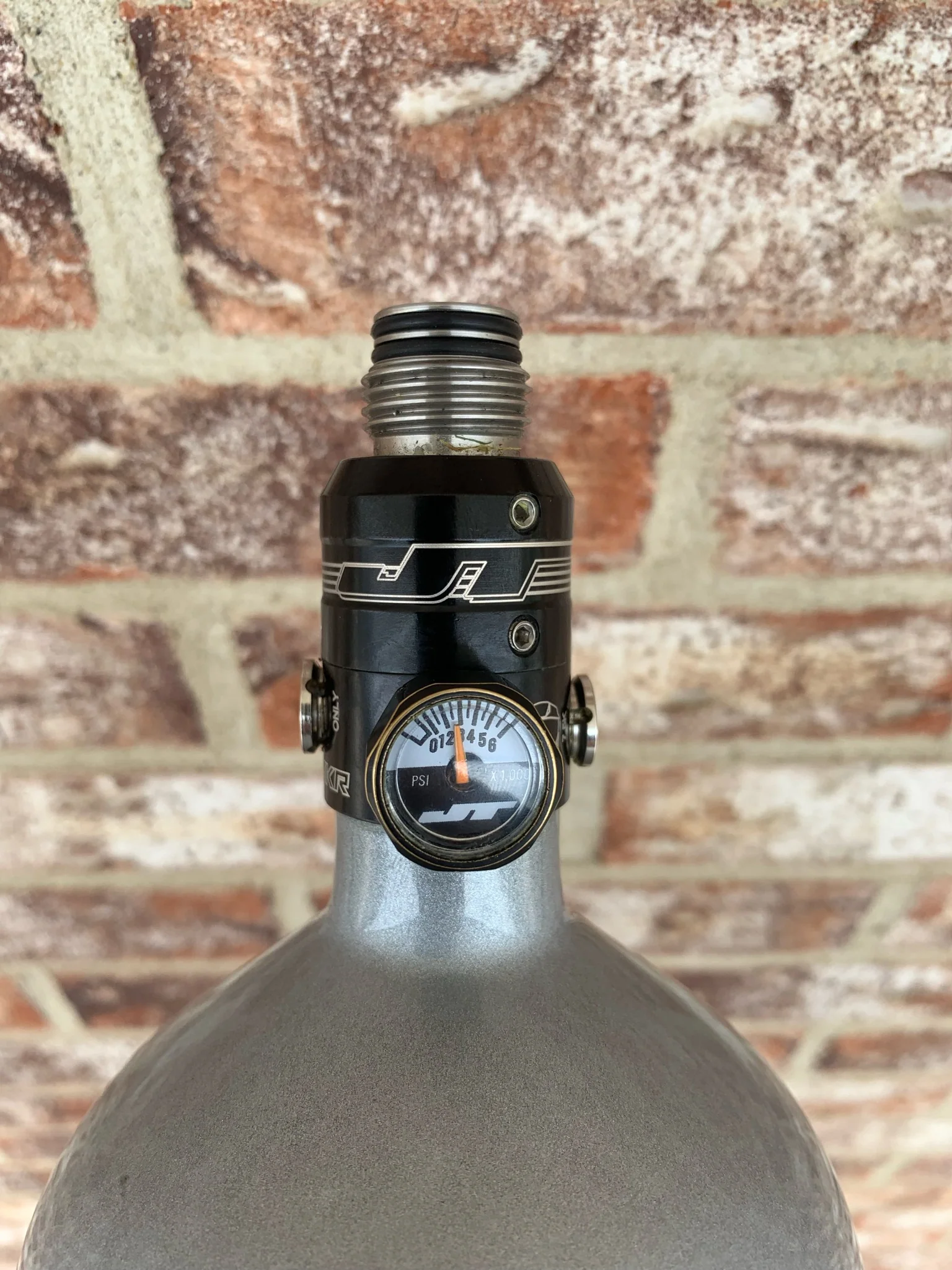 Used Infamous Hyperlight 80/4500 Paintball Tank - Silver w/ JT HAYMKR Regulator & Tank Case - Image 4