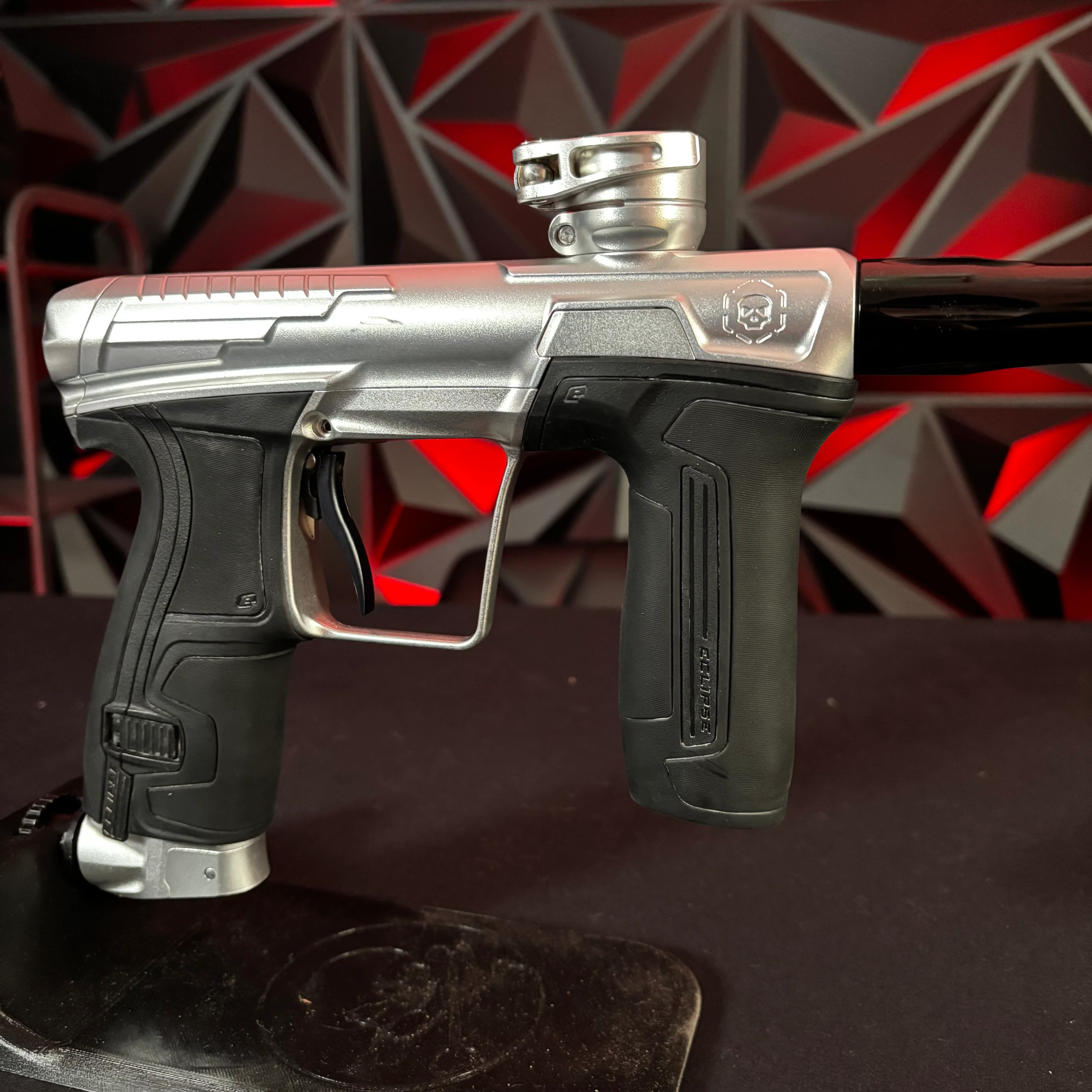 Used Infamous/Planet Eclipse CS2 Paintball Gun - Pure Silver w/ Dye UL-S Barrel - Image 4