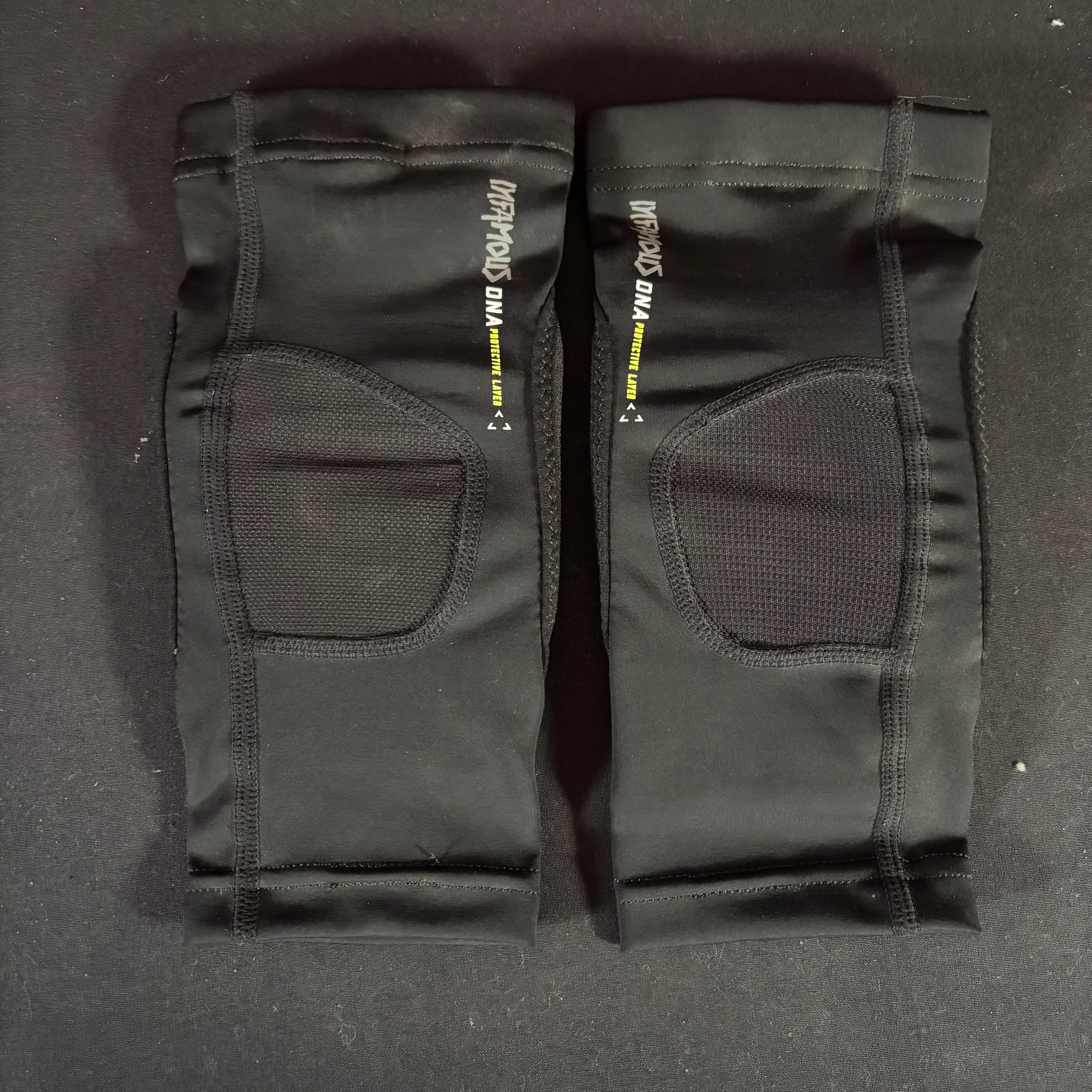 Used Infamous Pro DNA Knee Pads - Youth - Image 2