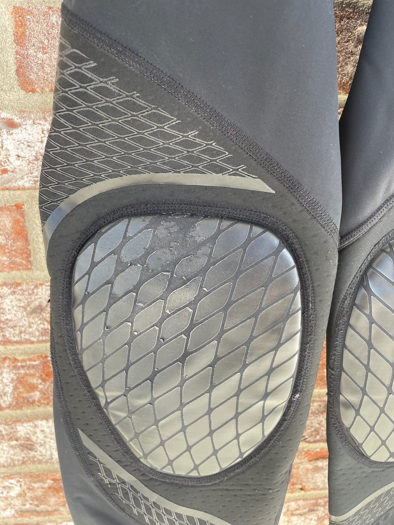 Used Infamous Pro DNA Knee Pads - Youth - Image 3