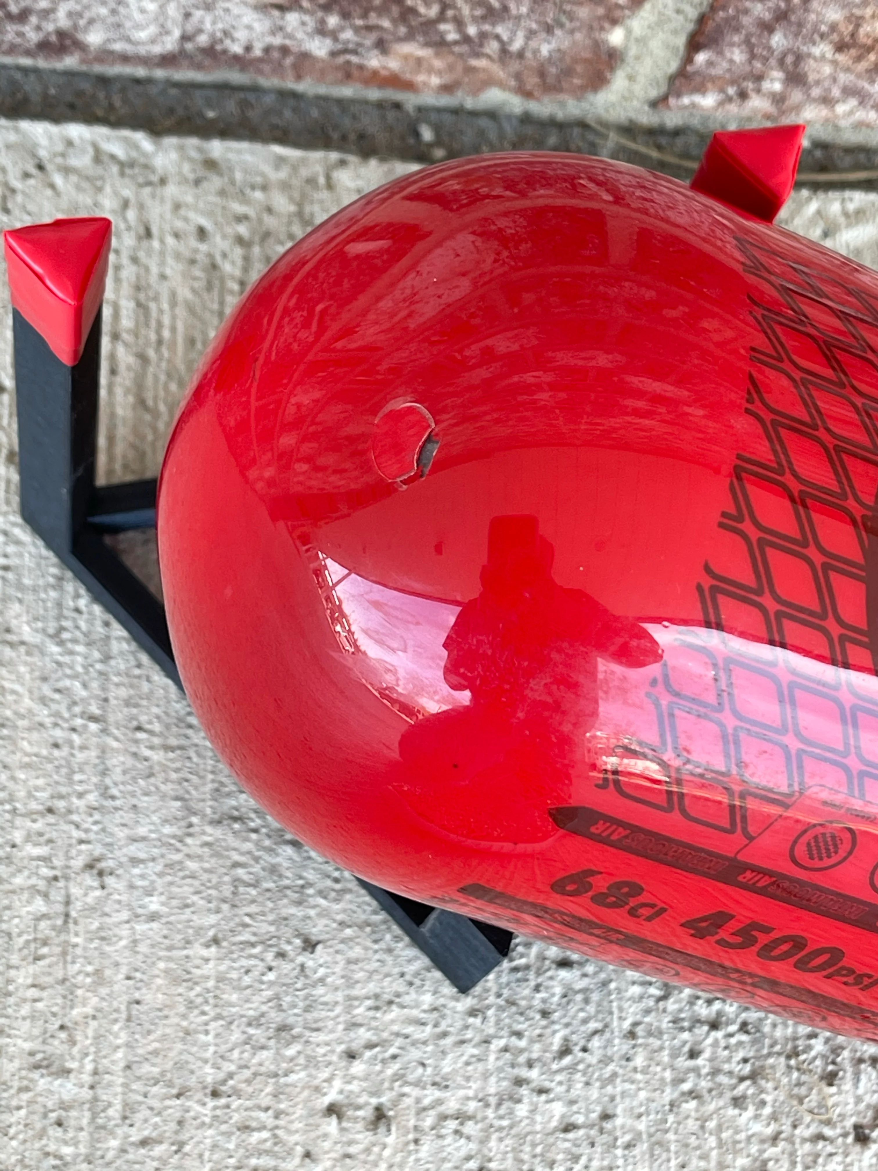 Used Infamous Air Tank 68/4500 Paintball Tank - Air Pattern - w/ Standard Reg - Red/Black - Image 5