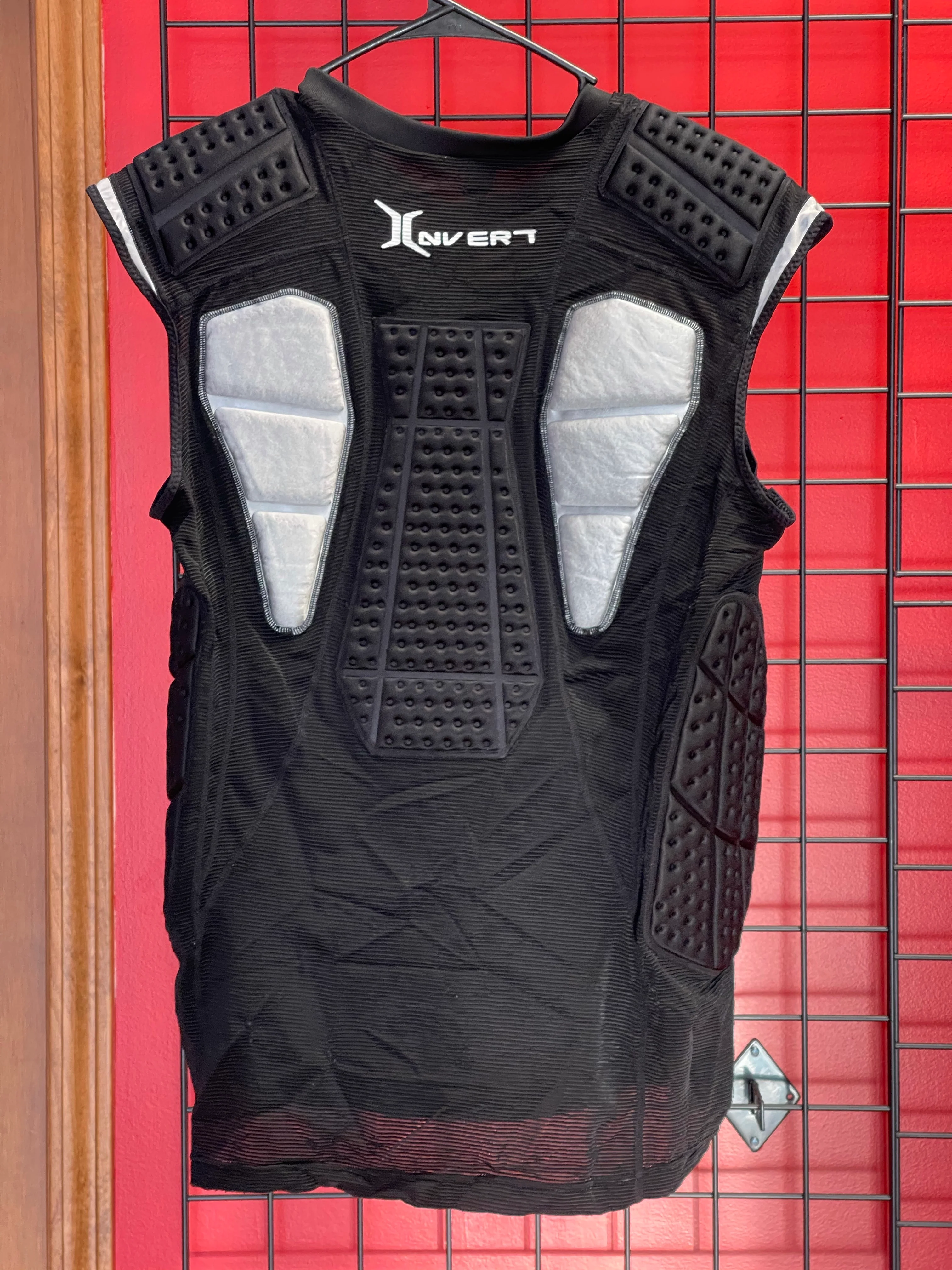 Used Invert Chest Protector -Black/White- XXL - Image 2
