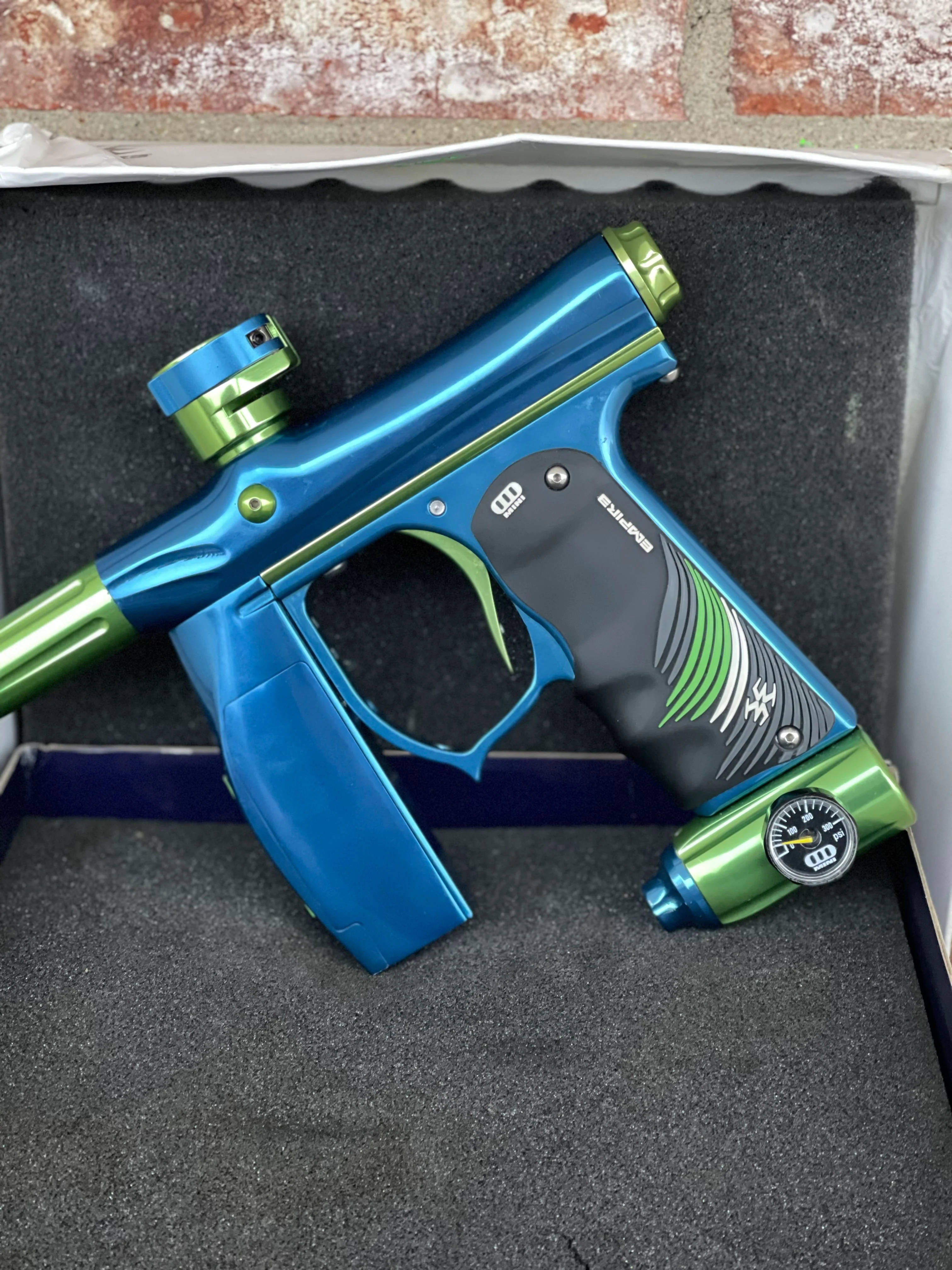 Used Invert Mini Paintball Gun- Blue/Green - Image 6
