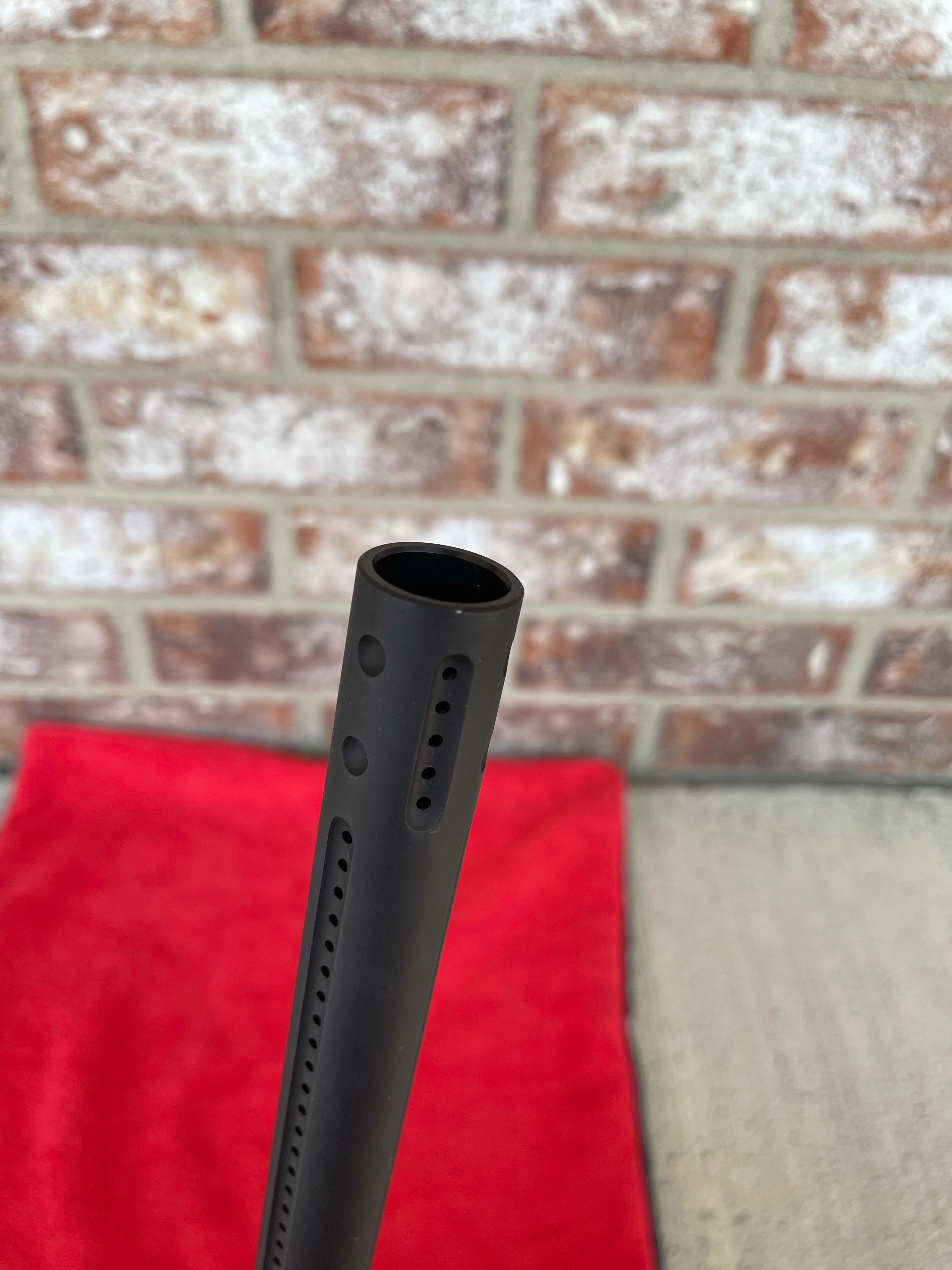 Used J&J Barrel Luxe Thread - Black - Image 2