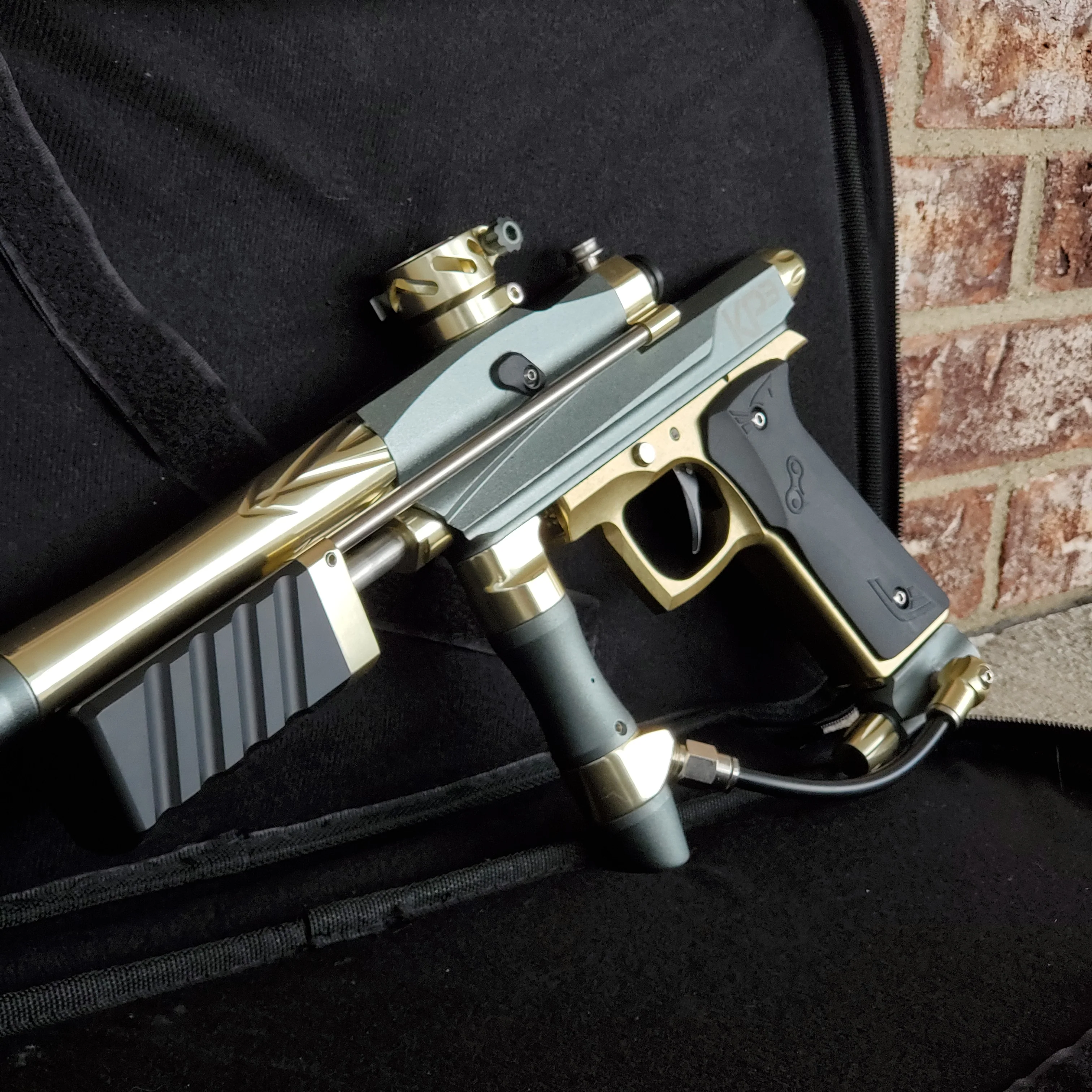 Used Azodin KP3 Pump Paintball Gun - Dust Titanium / Gold - Image 4