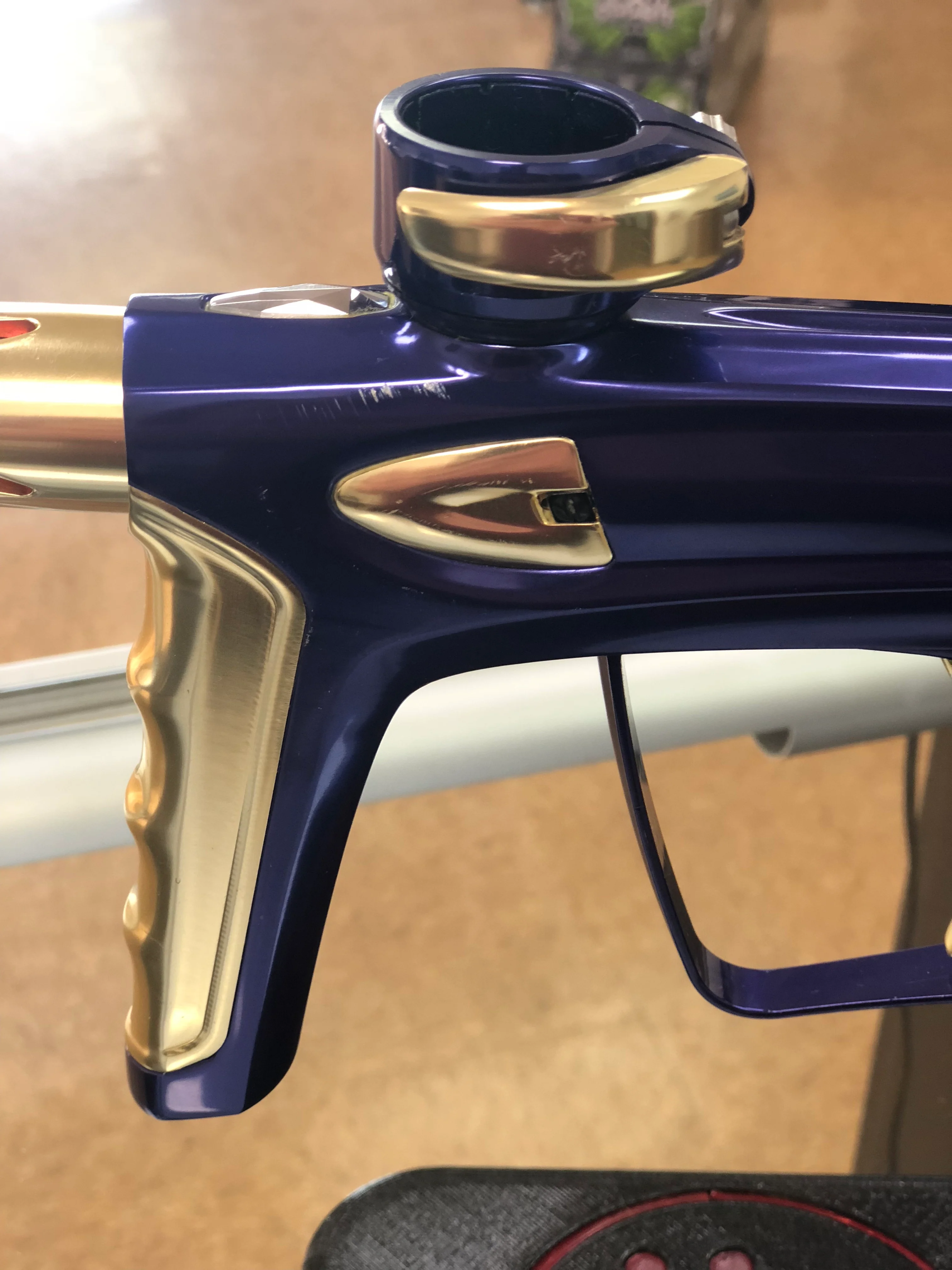 Used Luxe Ice Paintball Marker - Gloss Purple / Gloss Gold - Image 4