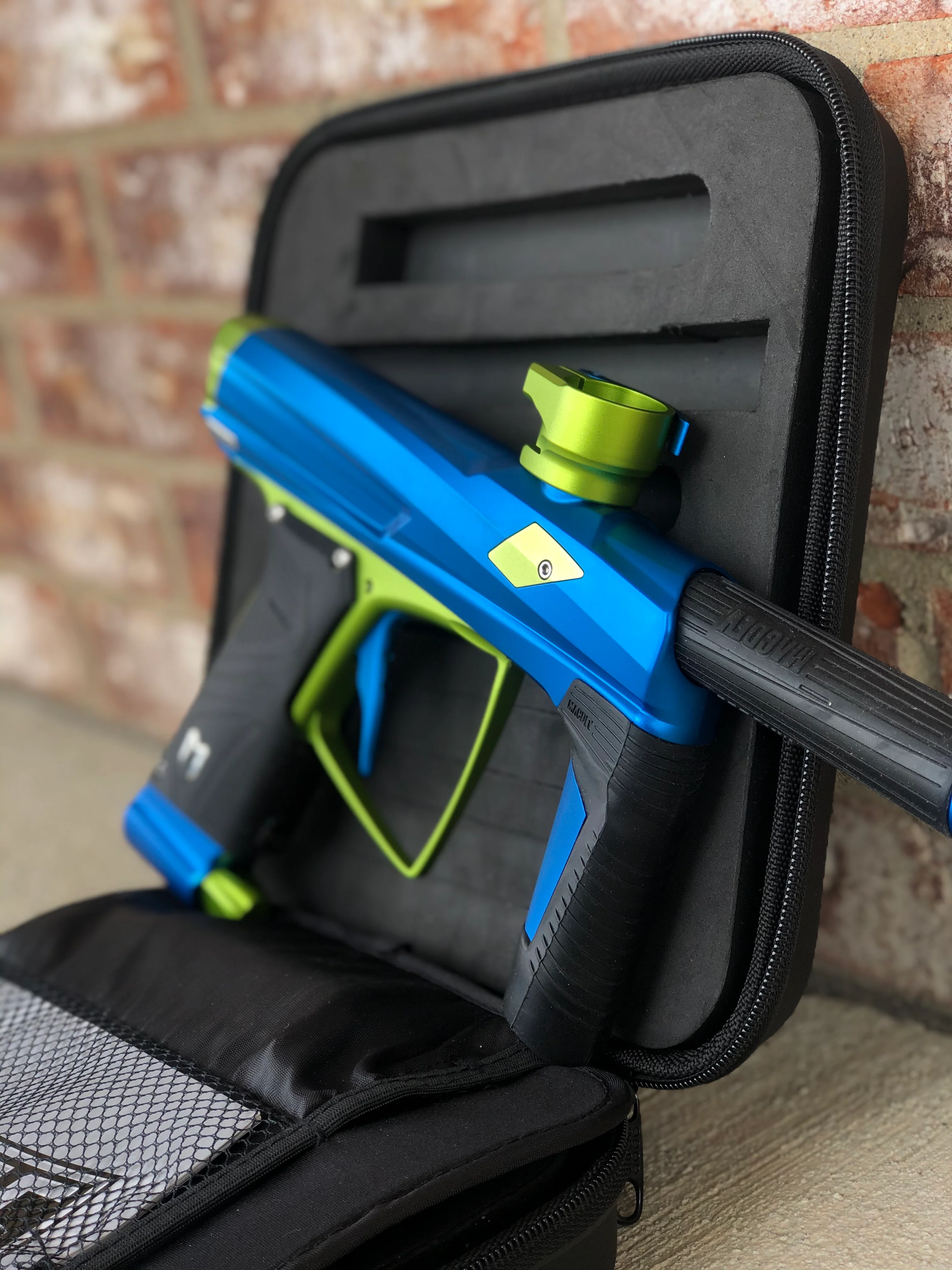 Used MacDev Clone 5 Infinity Paintball Gun - Aqua/Lime - Image 2