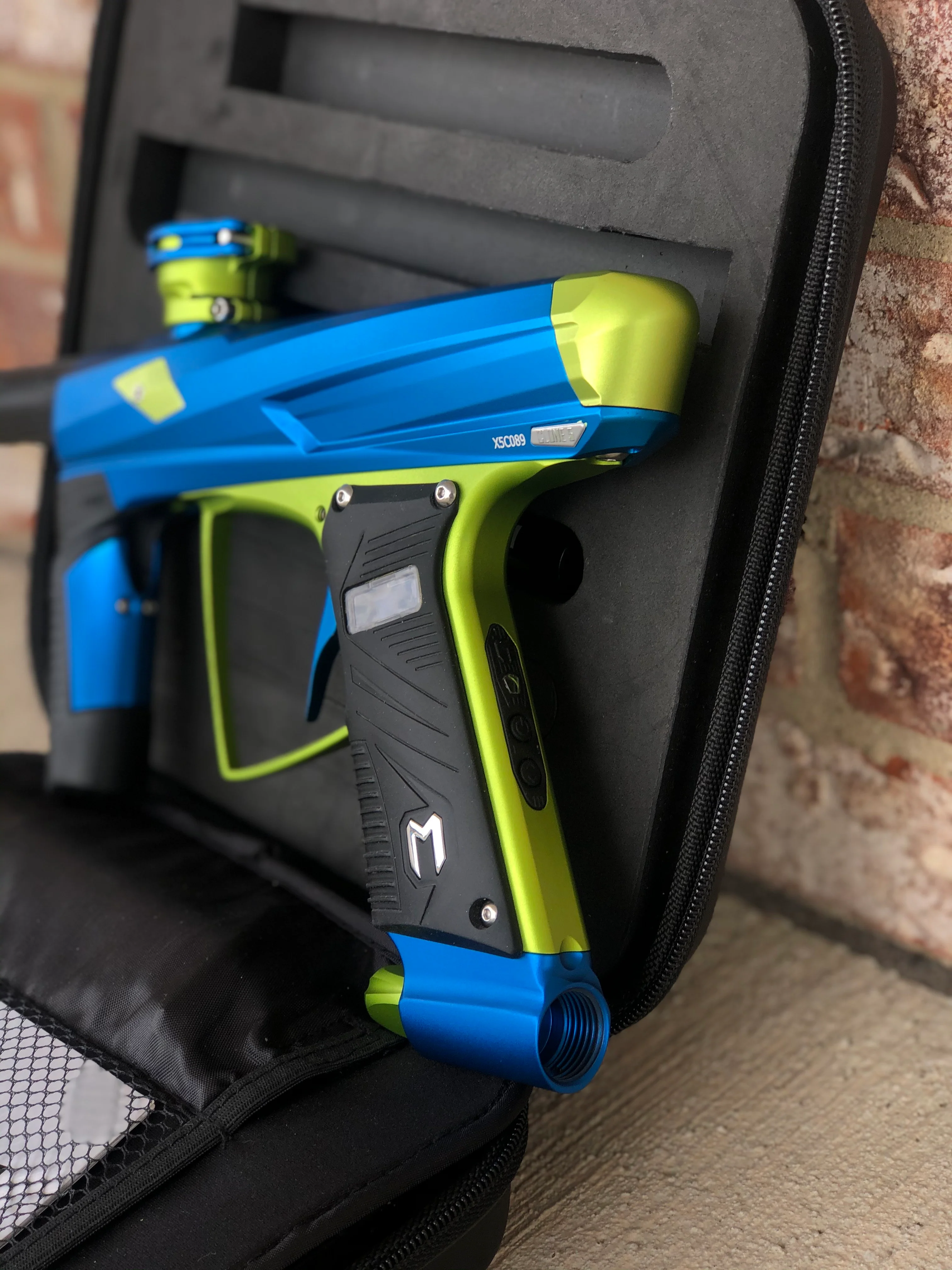 Used MacDev Clone 5 Infinity Paintball Gun - Aqua/Lime - Image 3