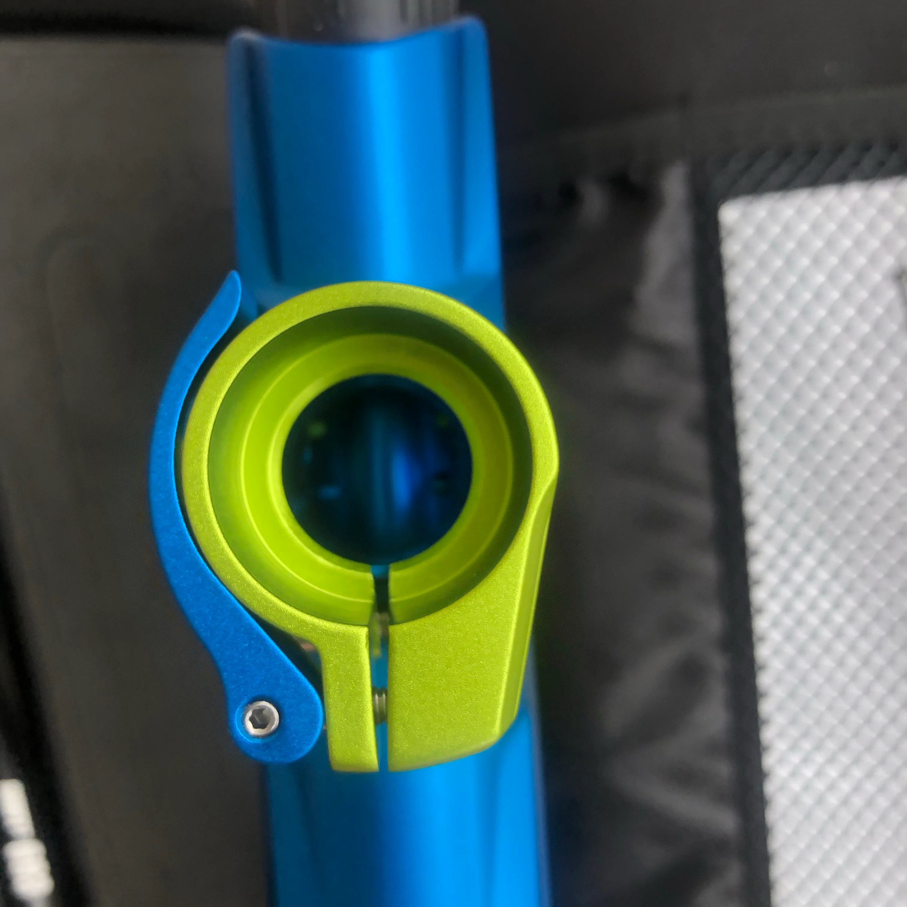 Used MacDev Clone 5 Infinity Paintball Gun - Aqua/Lime - Image 7