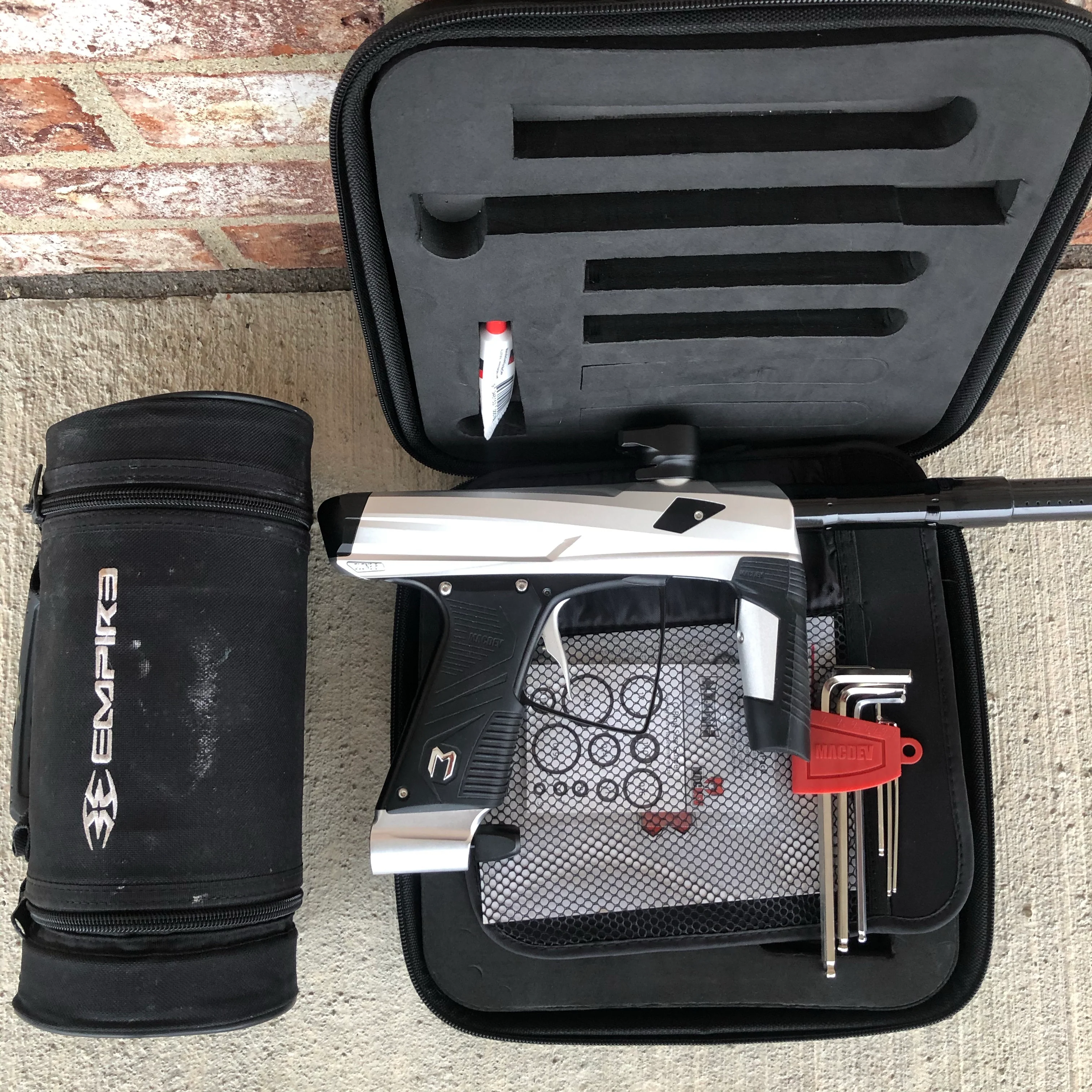 Used MacDev Clone 5 Infinity Paintball Gun - Silver/Black (Stormtrooper) - Image 6