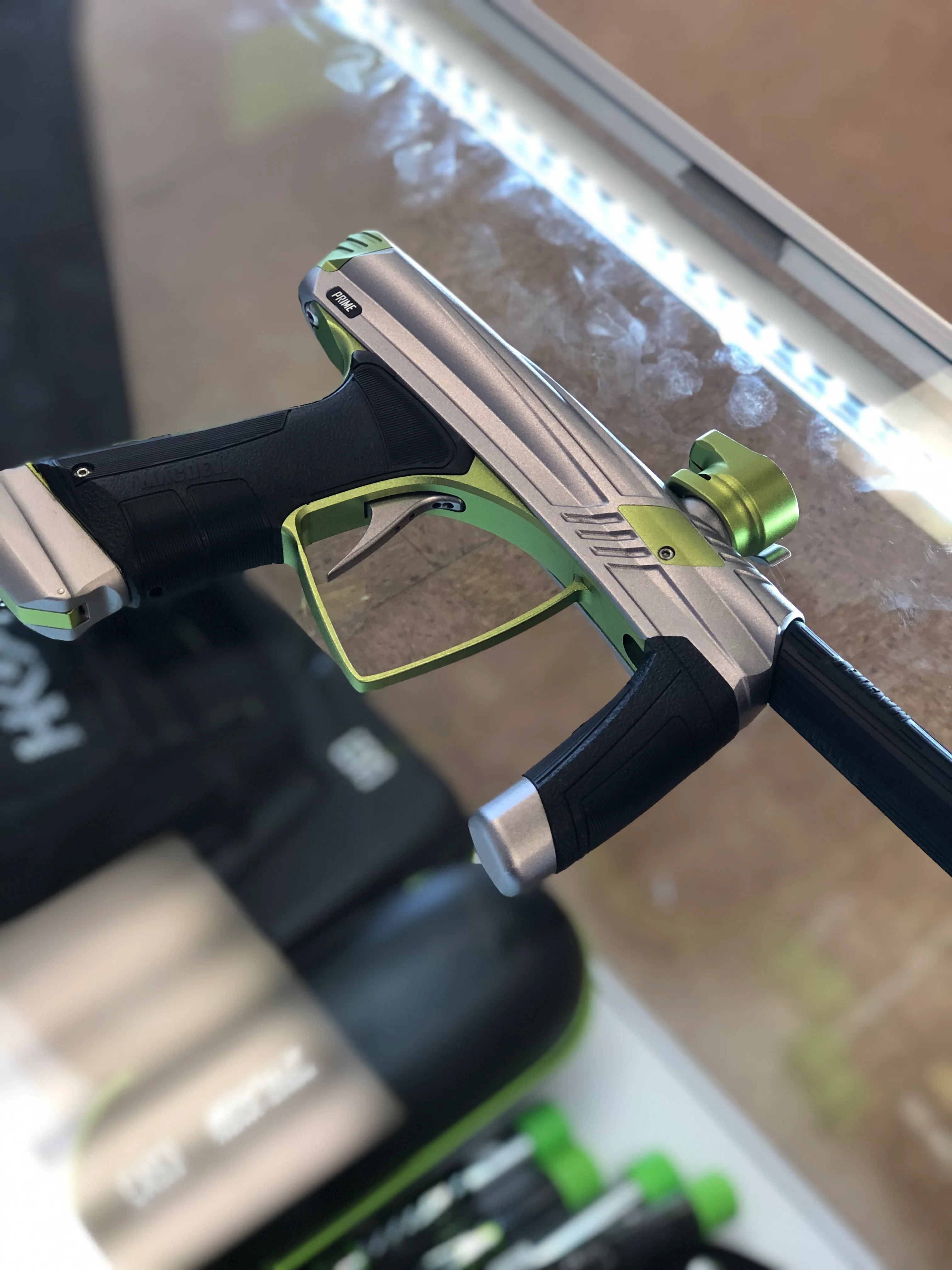 USED MacDev Prime - Dust Silver/Green - Image 2