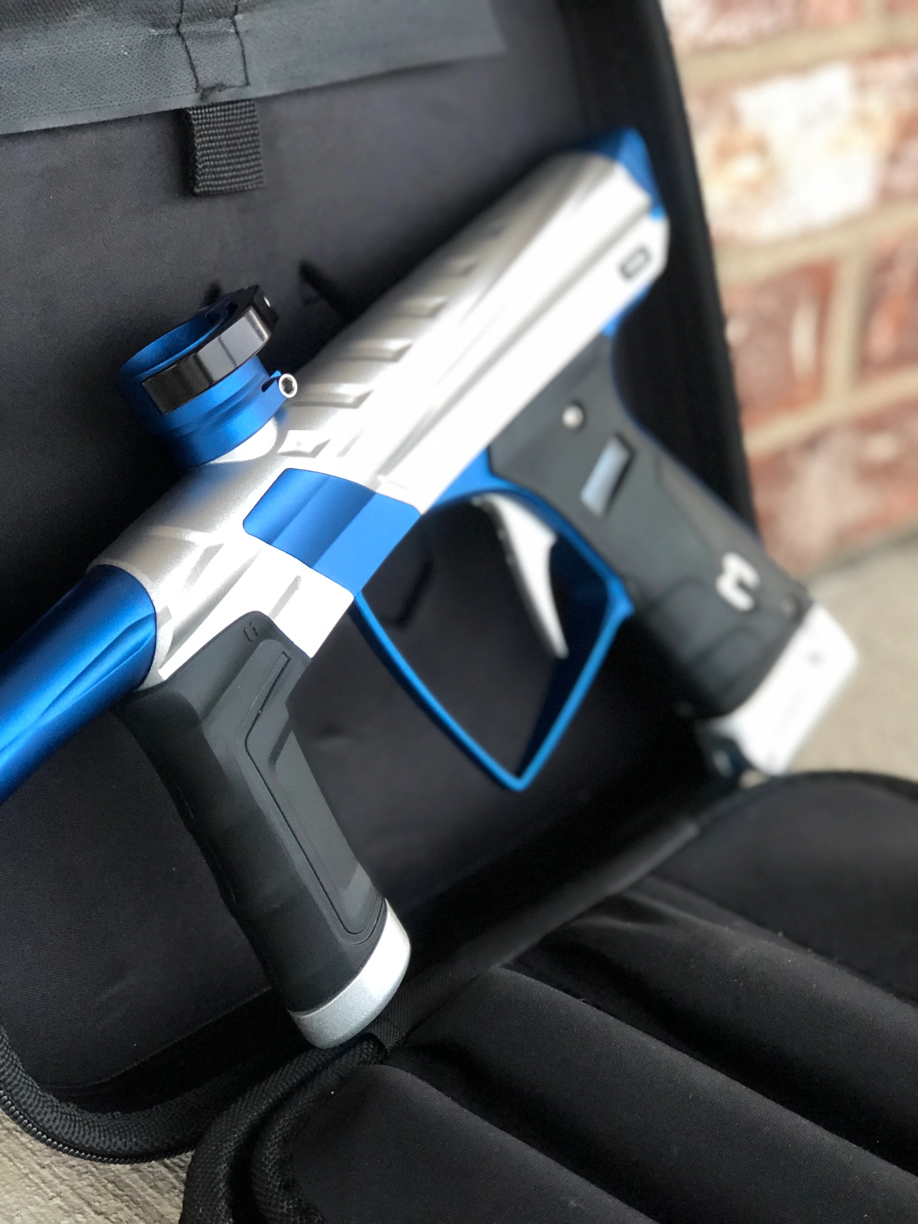 Used MacDev Prime XTS Paintball Gun - Silver/Blue - Image 4