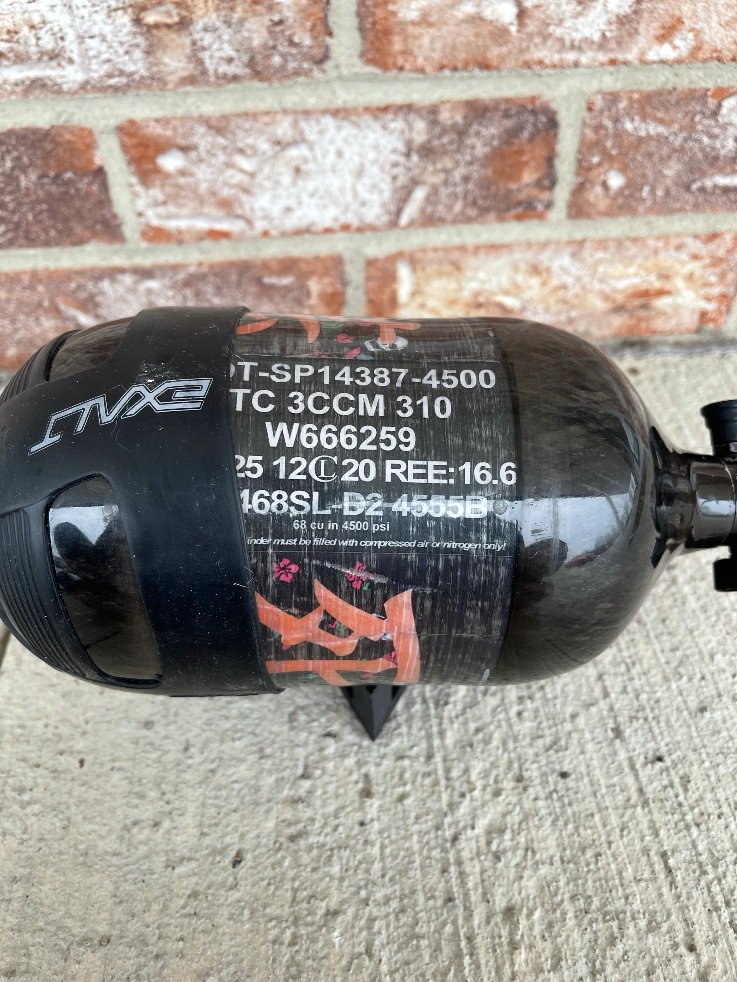 Used Ninja 68/4500 Paintball Tank - Anime w/ Pro V2 Regulator - Image 3