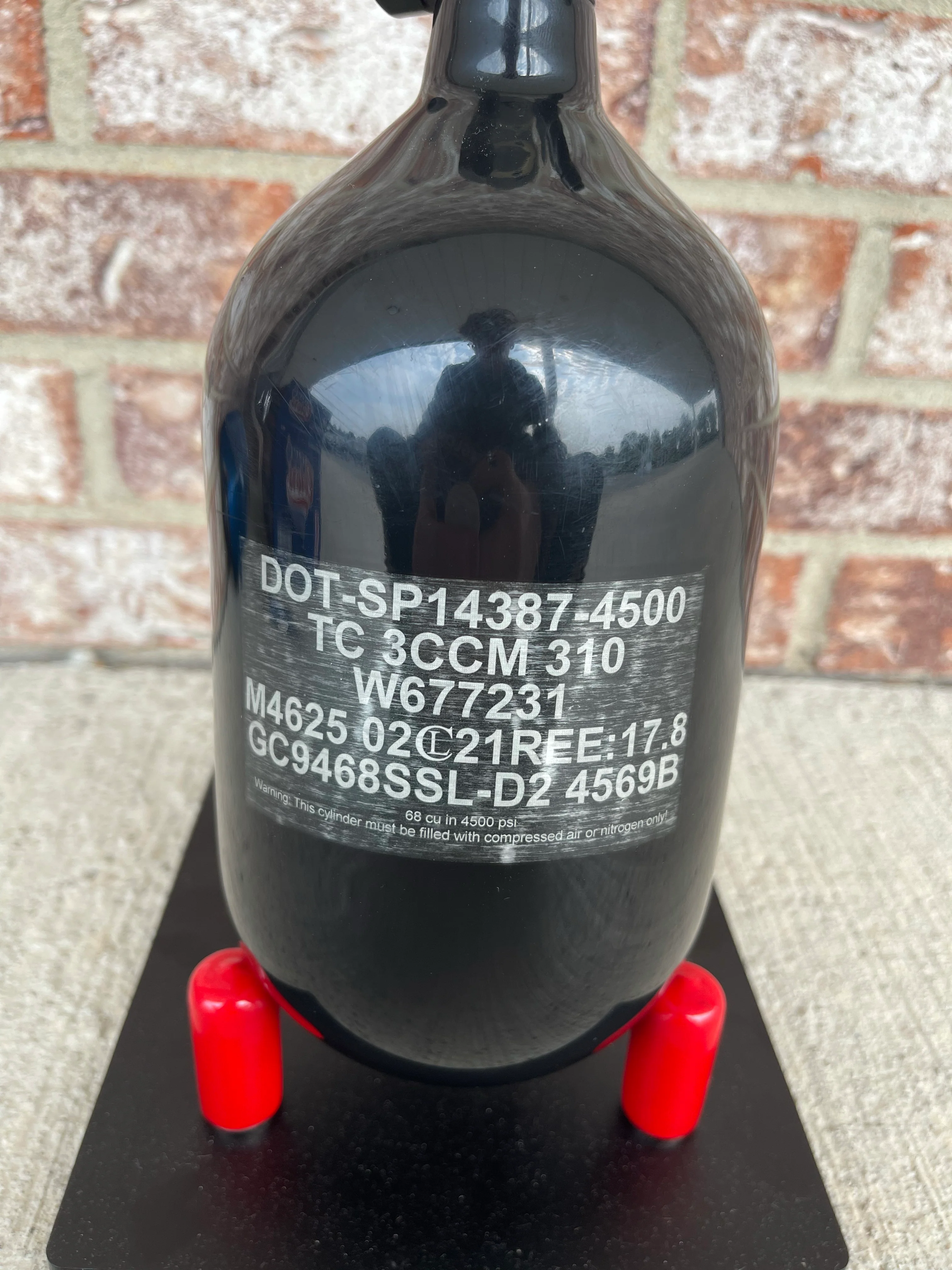 Used Ninja 68/4500 Paintball Tank - Black / Red - Image 2
