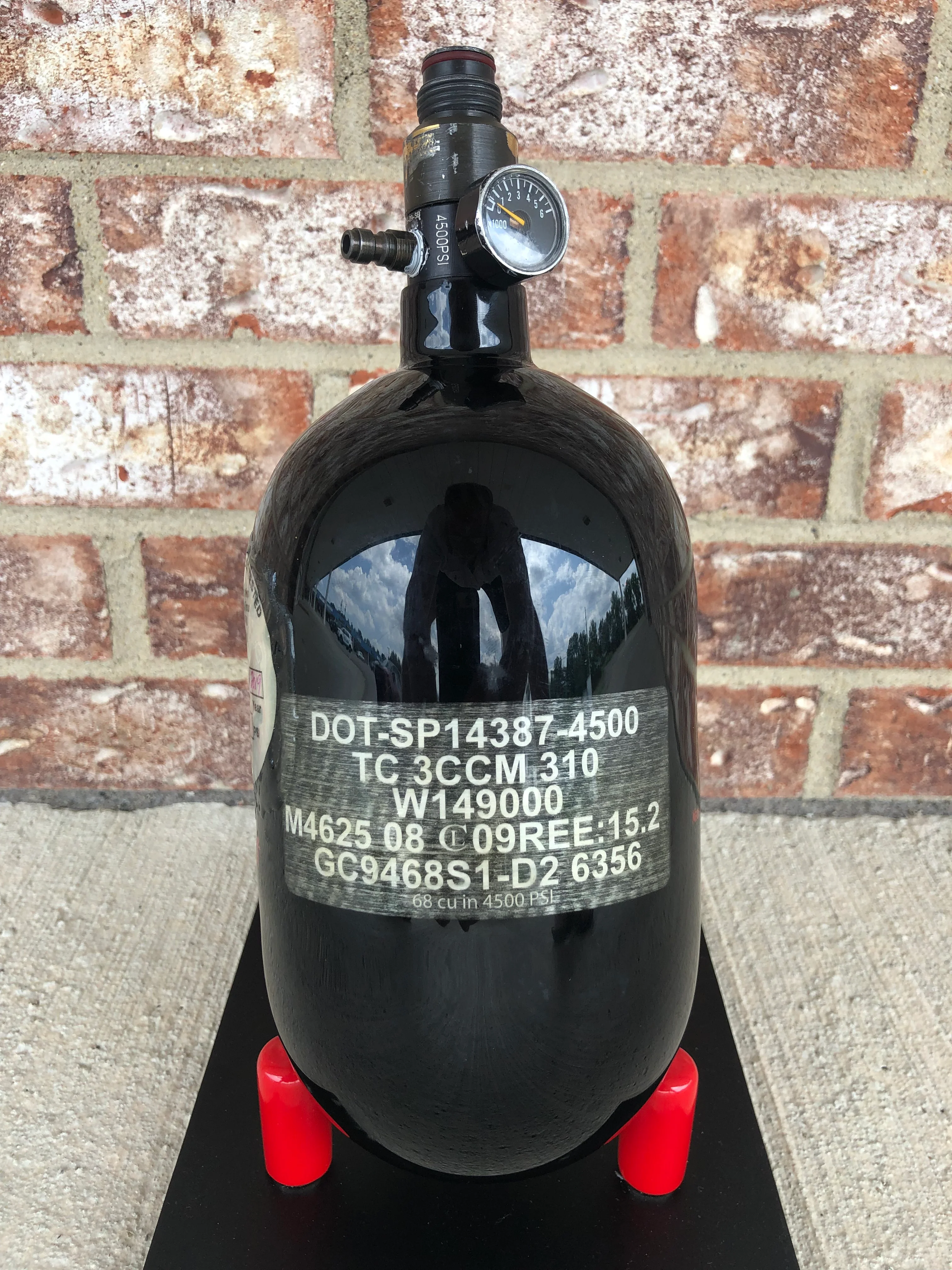 Used Ninja 68/4500 Paintball Tank - Black w/ Red - Image 4