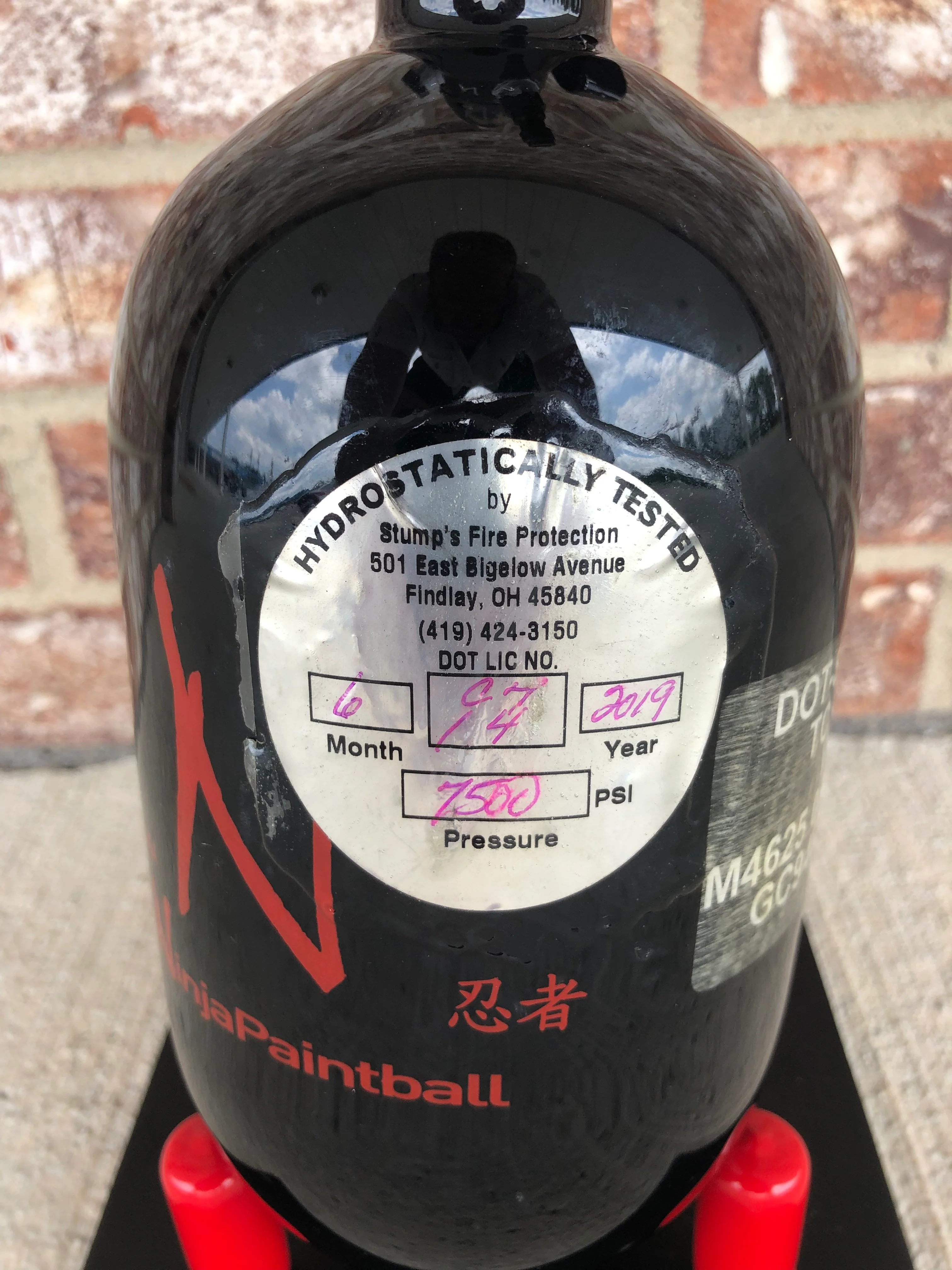 Used Ninja 68/4500 Paintball Tank - Black w/ Red - Image 5