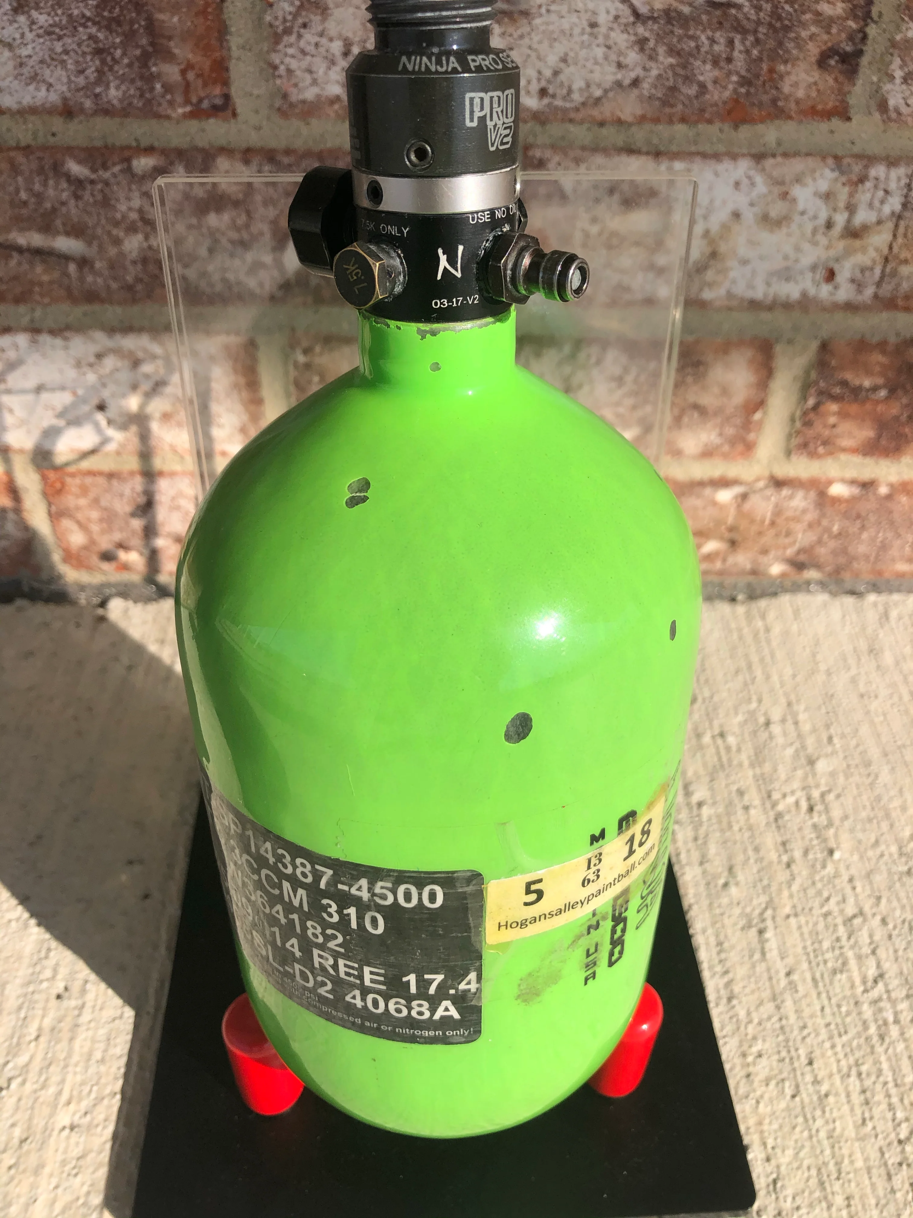 Used Ninja 68/4500 Paintball Tank - Lime w/ ProV2 Reg - Image 3