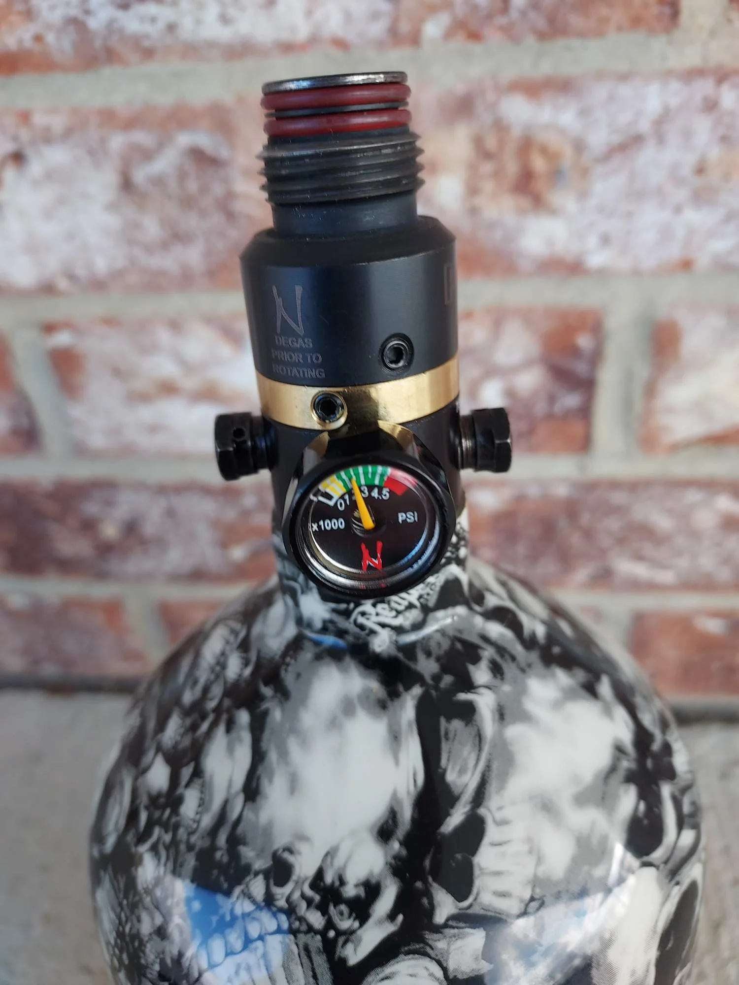 Used Ninja SL 77/4500 Paintball Tank- Skulls -Ninja ProV2 Regulator - Image 3