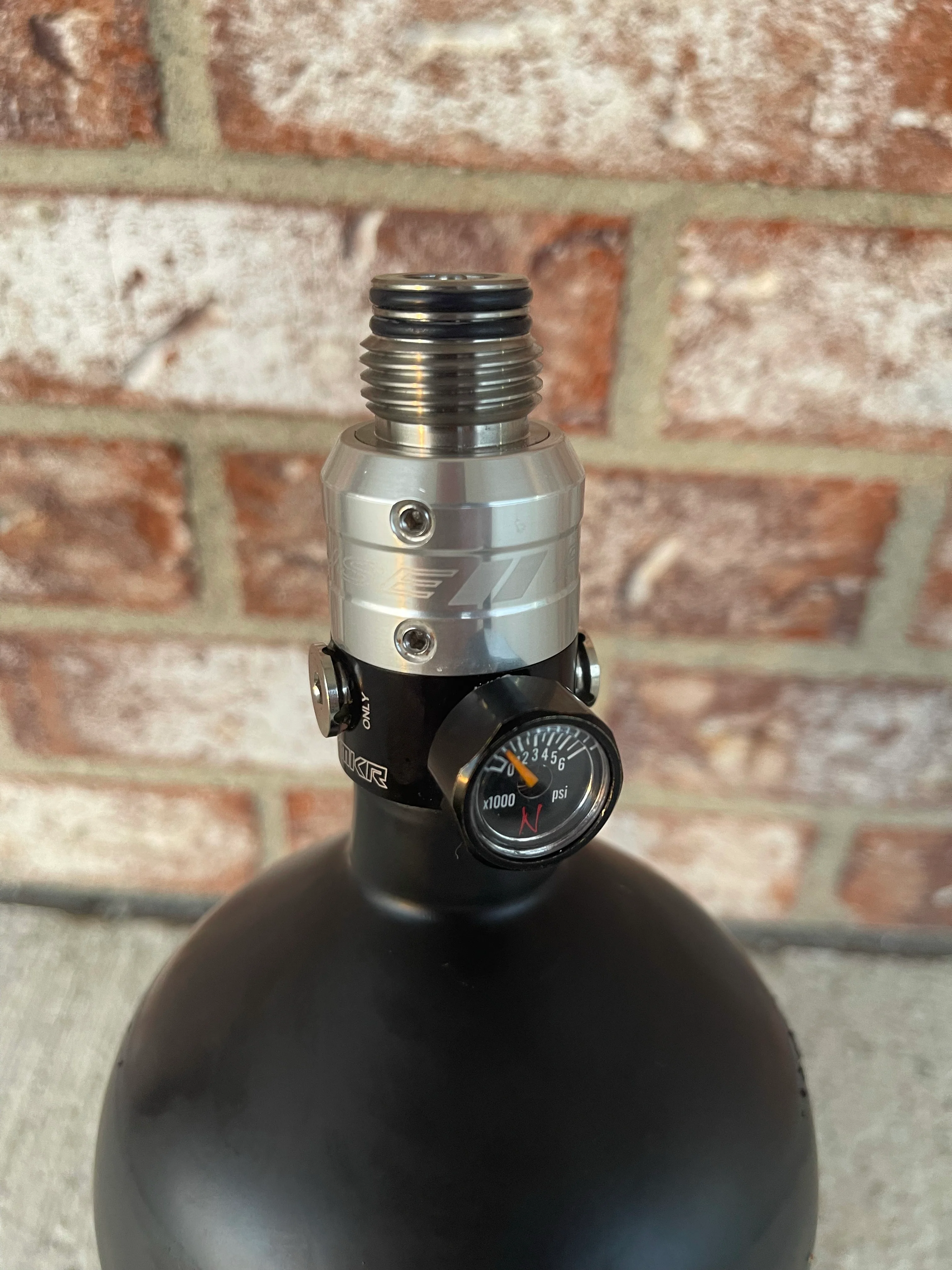 Used Ninja SL2 68/4500 Paintball Tank - Cerakote Black with Silver/Black Powerhouse HAYMKR Regulator & Exalt Tank Case - Image 4