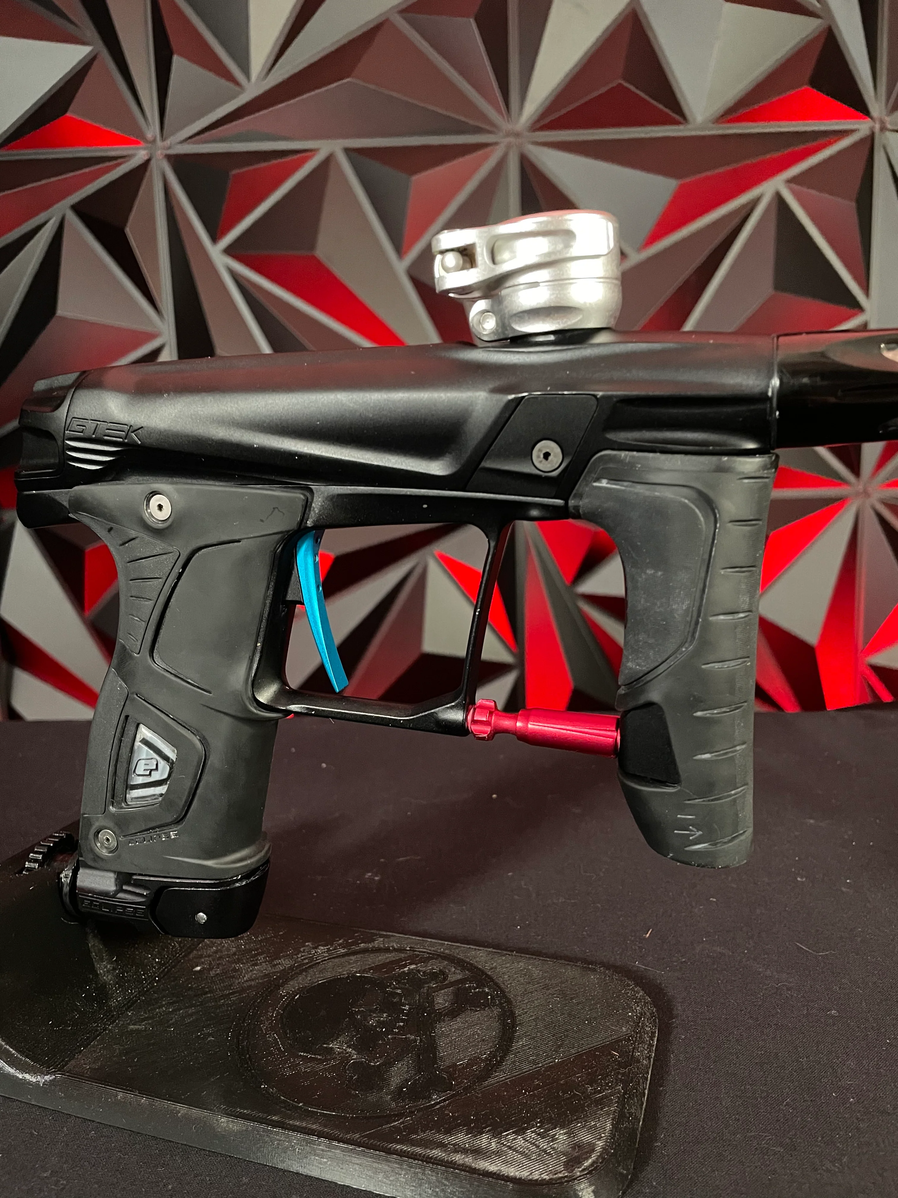 Used Planet Eclipse Gtek 160R Paintball Marker - Black w/ Freak XL Barrel & POPs ASA - Image 2