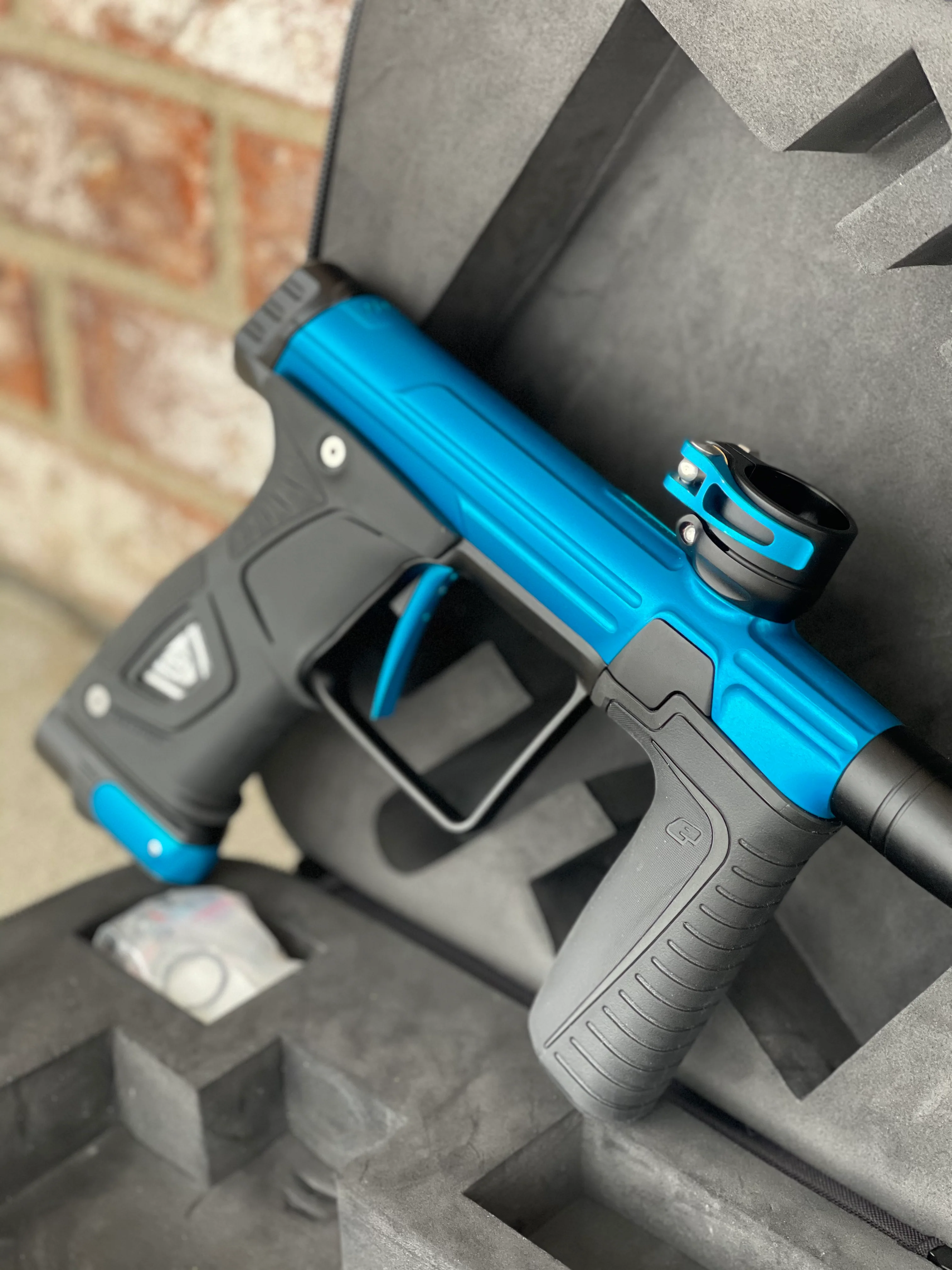 Used Planet Eclipse 170R Paintball Gun - Electric Blue / Black - Image 2
